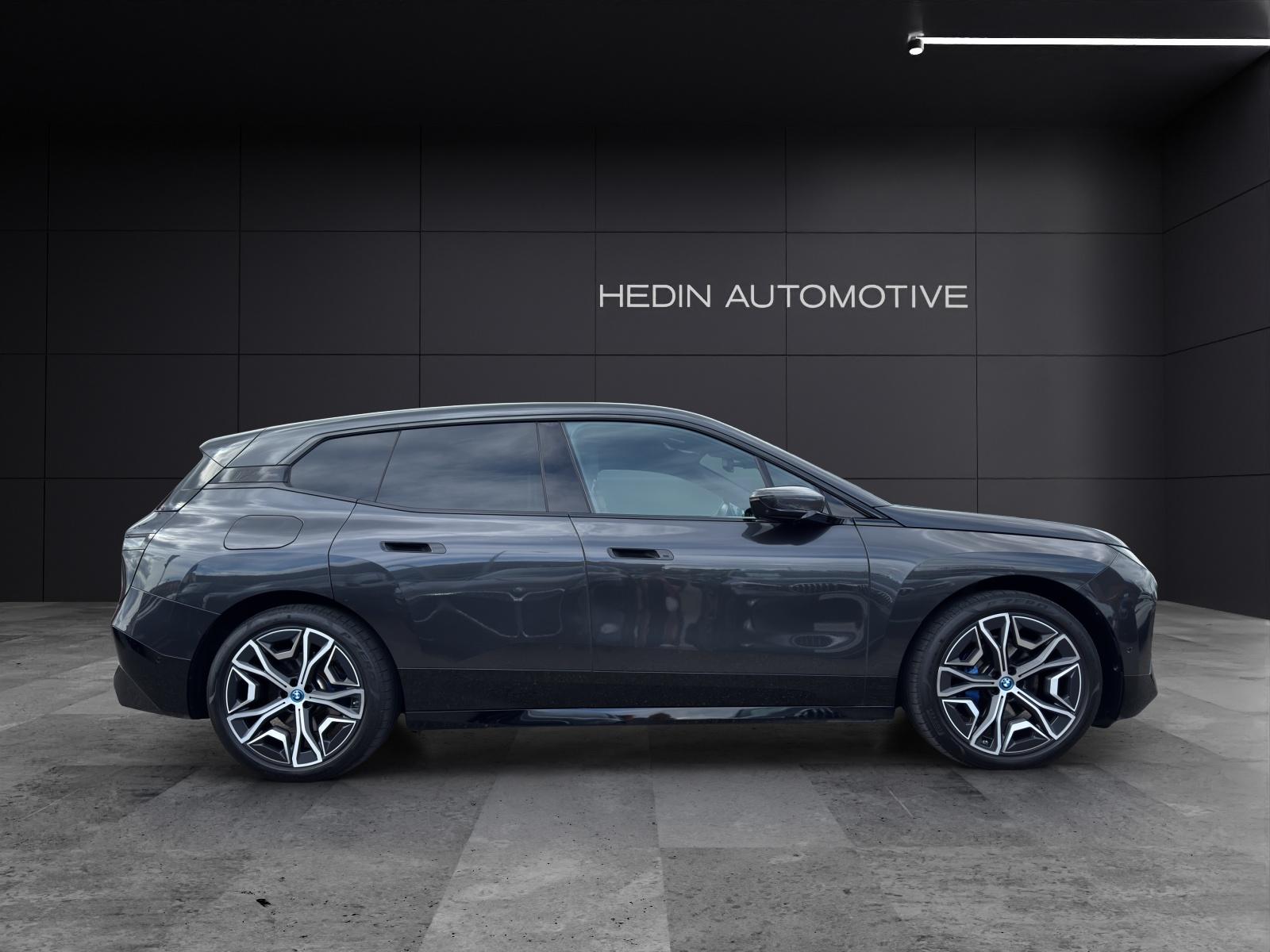 BMW iX xDrive40-image-6