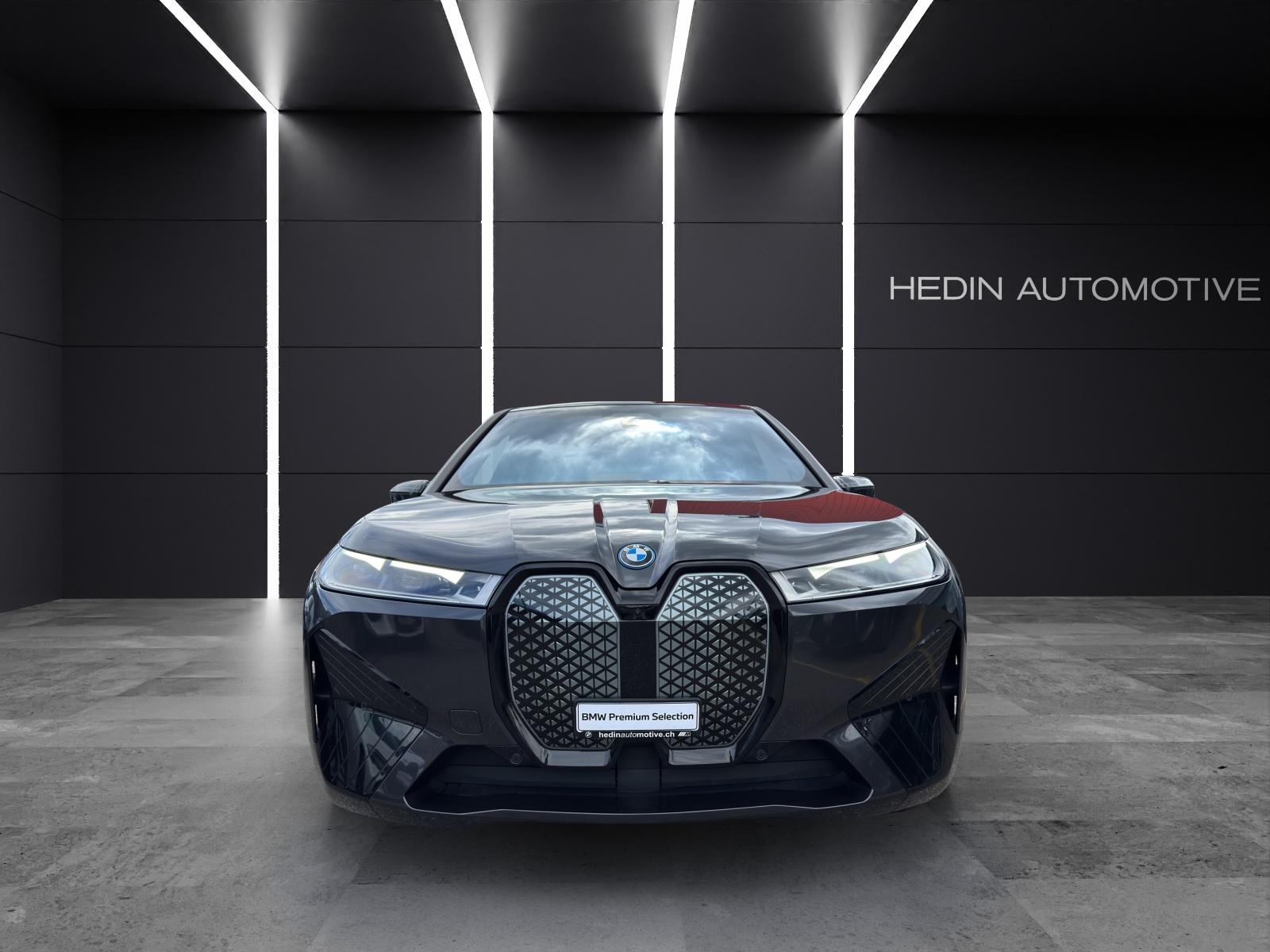BMW iX xDrive40-image-7