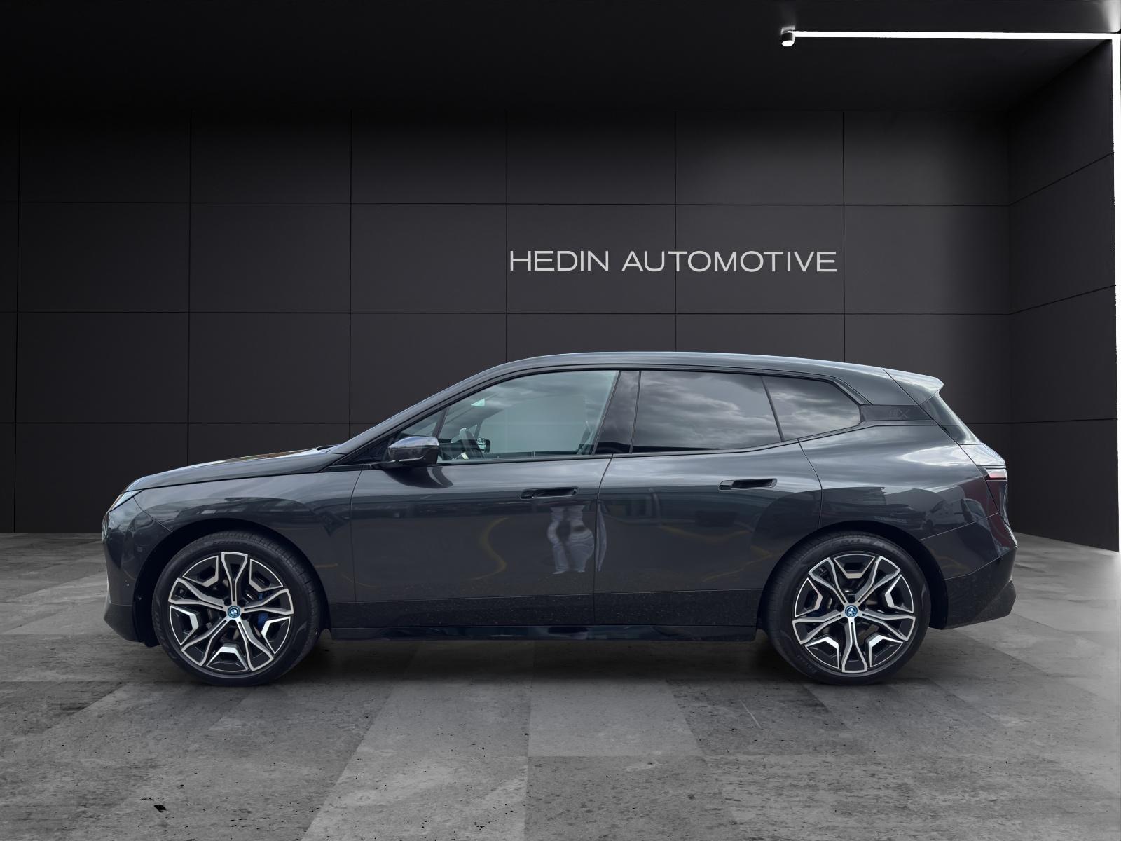 BMW iX xDrive40-image-2
