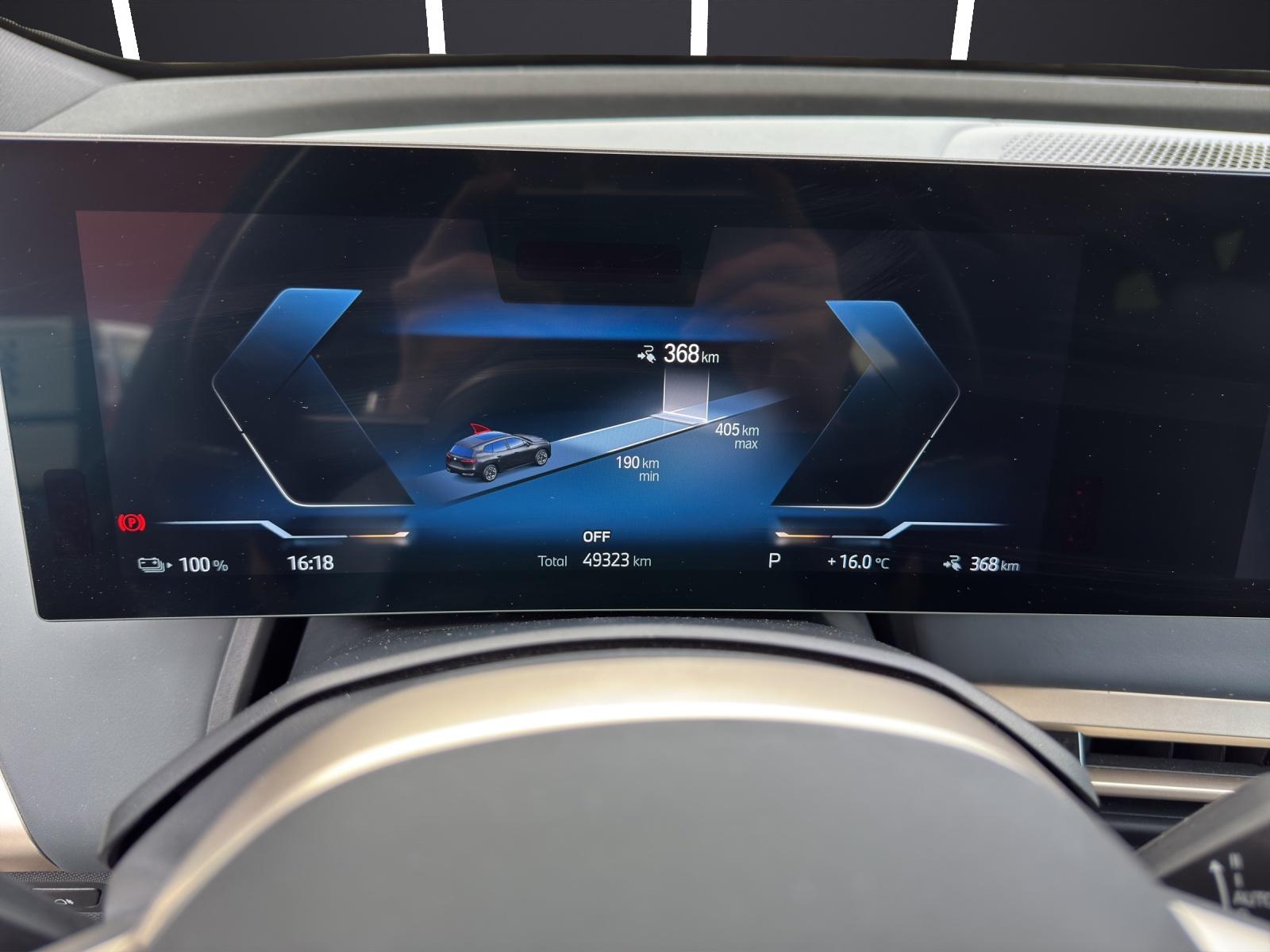 BMW iX xDrive40-image-15
