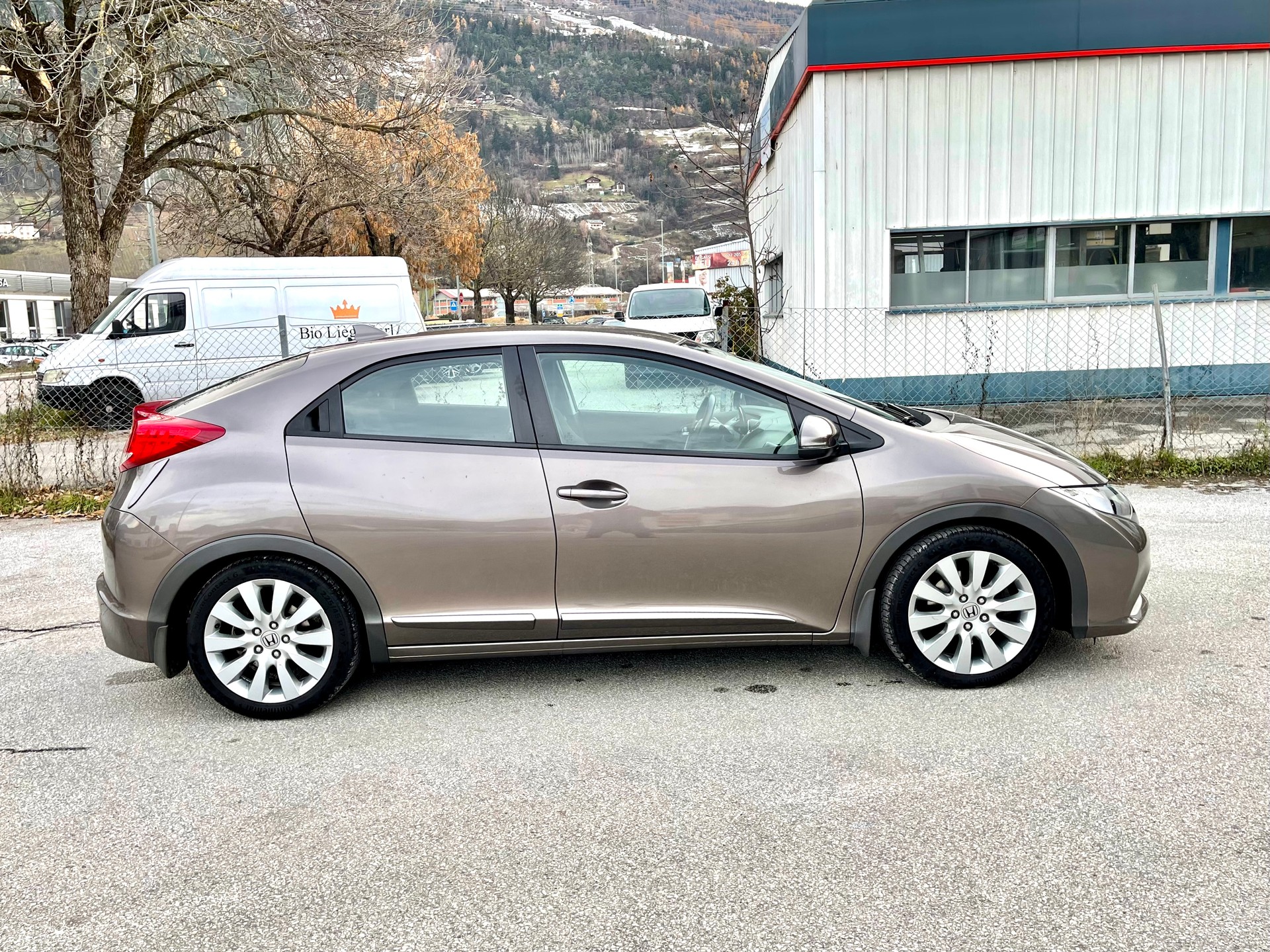 HONDA Civic 1.8i Executive-image-22