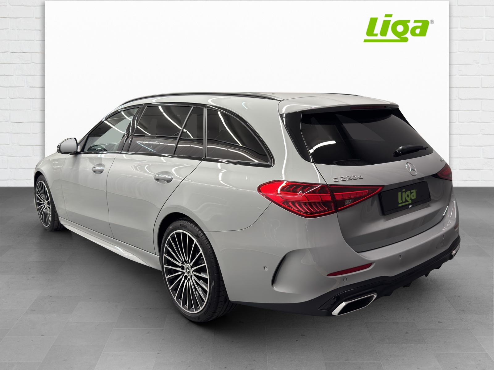 MERCEDES-BENZ C 220 d AMG Line 4Matic T- Modell Swiss Star-showroom-element-3