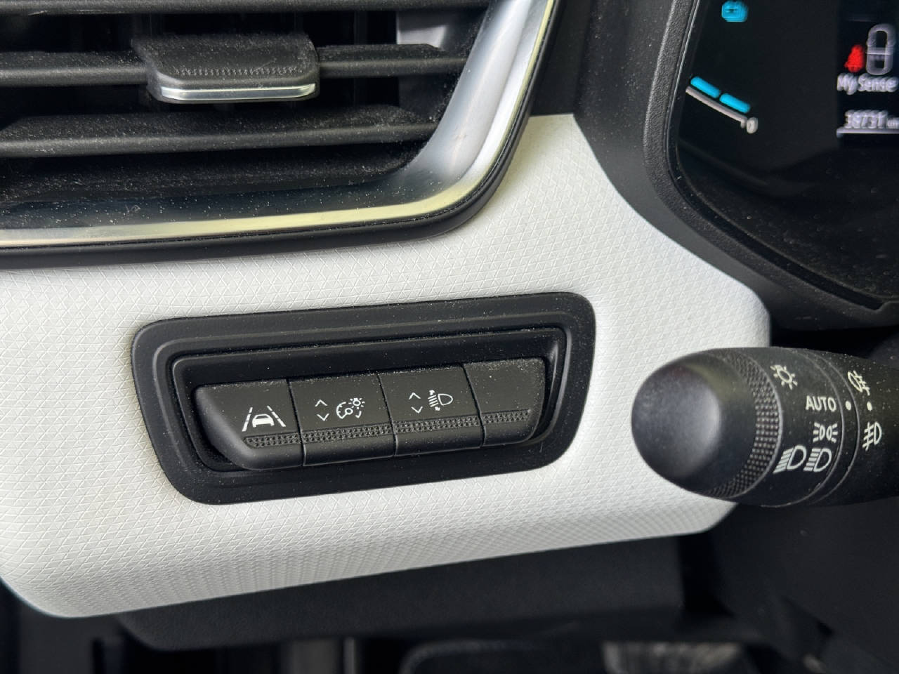 RENAULT Clio 1.6 E-Tech techno-image-16