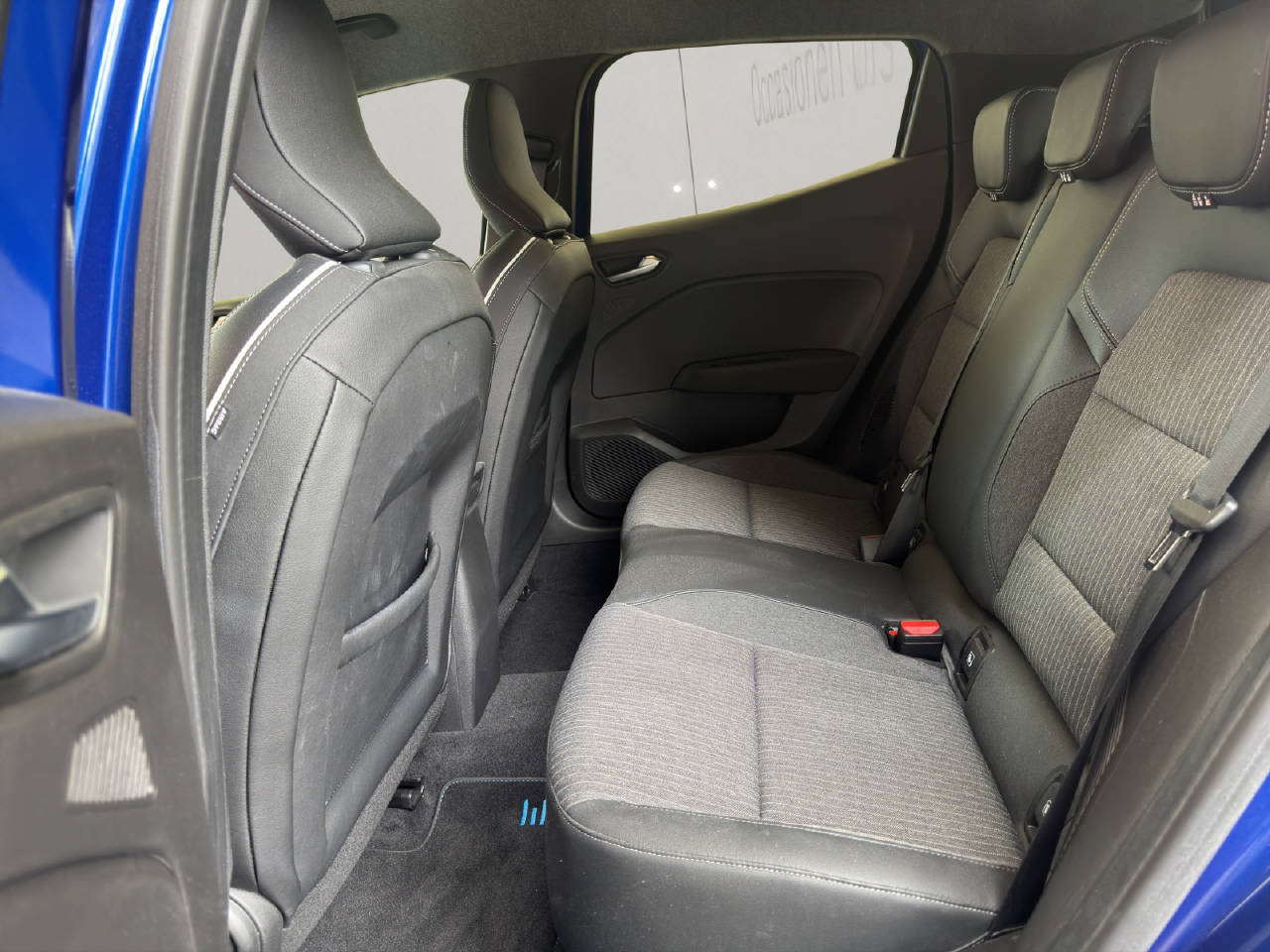 RENAULT Clio 1.6 E-Tech techno-image-18