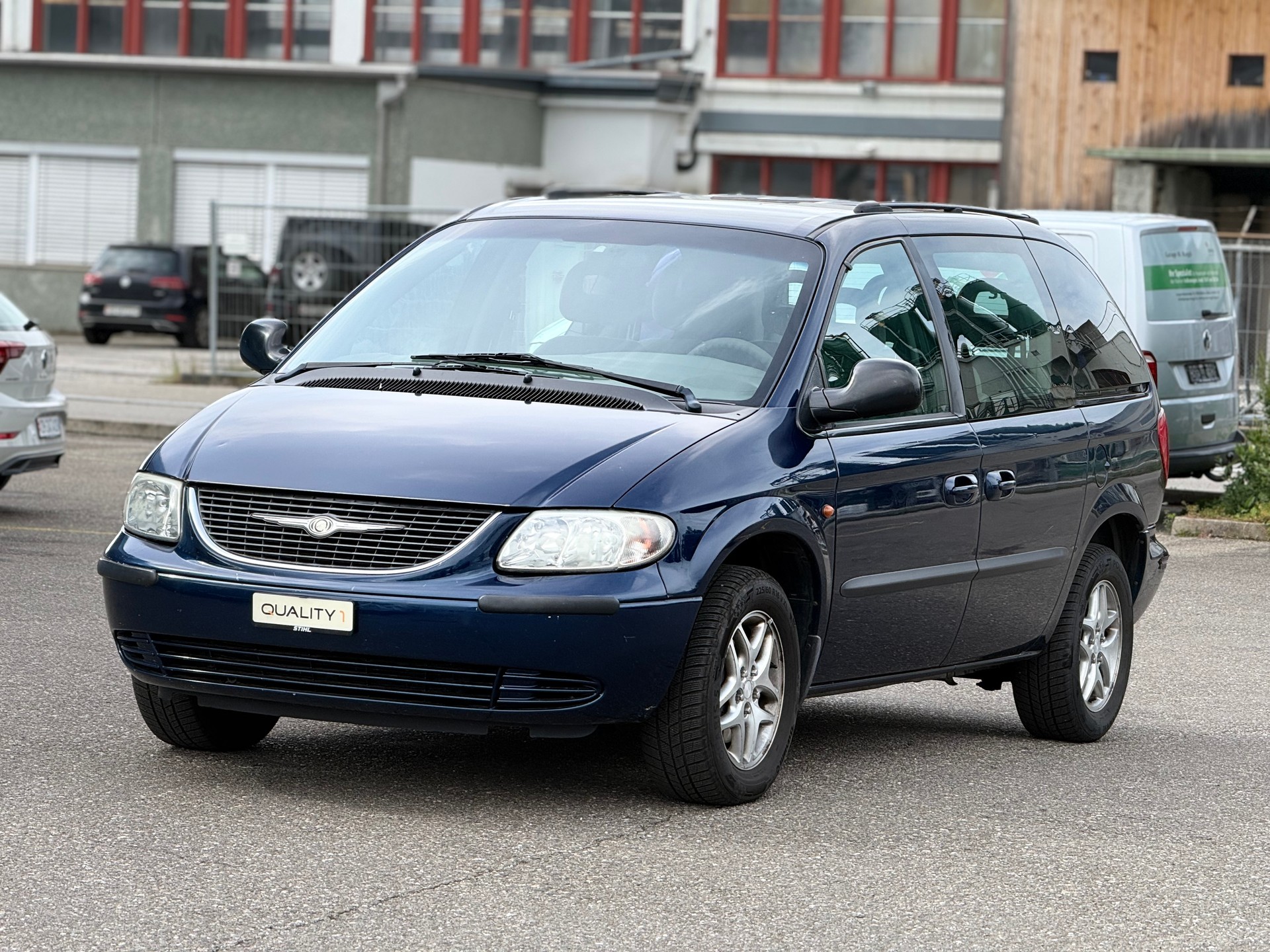 CHRYSLER Voyager 2.4 SE-image-10