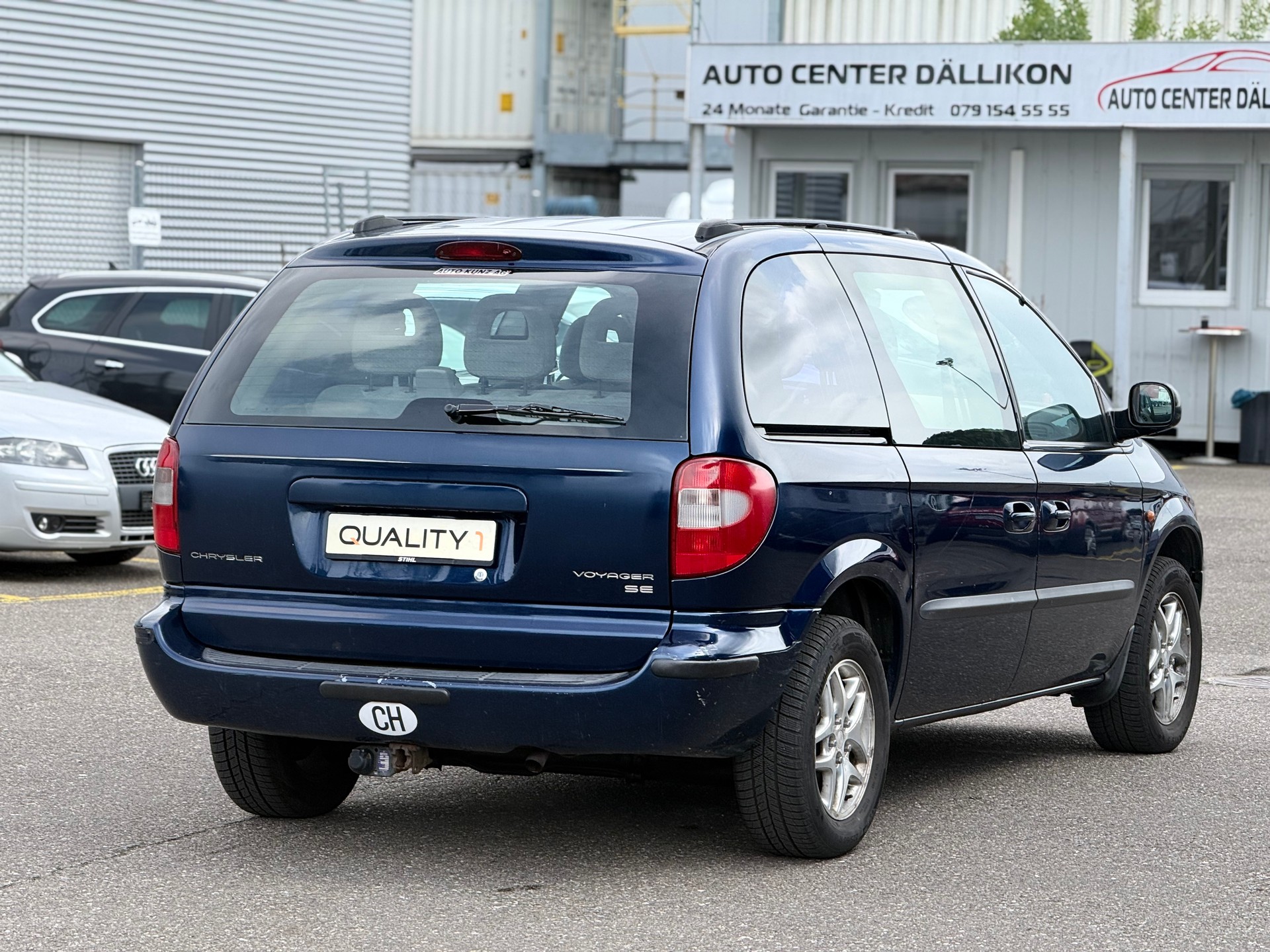 CHRYSLER Voyager 2.4 SE-image-11