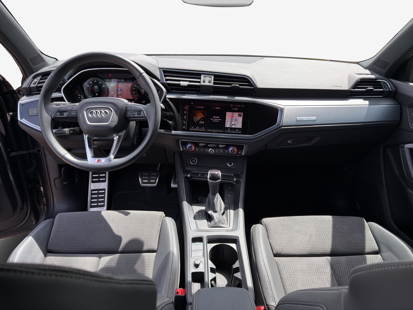 AUDI Q3 35 TFSI Attraction S-tronic-image-8