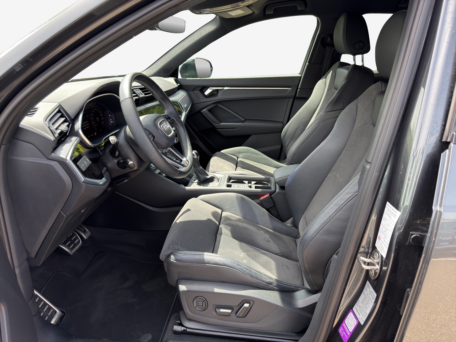 AUDI Q3 35 TFSI Attraction S-tronic-image-7