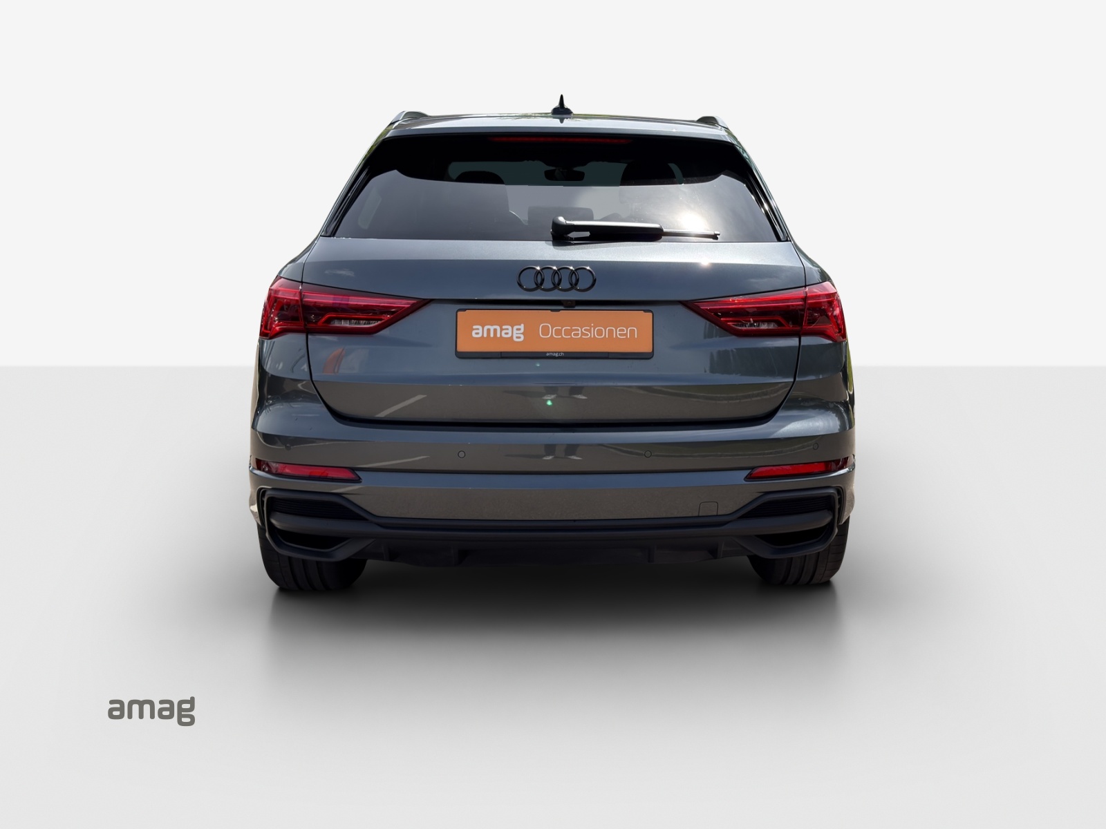 AUDI Q3 35 TFSI Attraction S-tronic-image-3