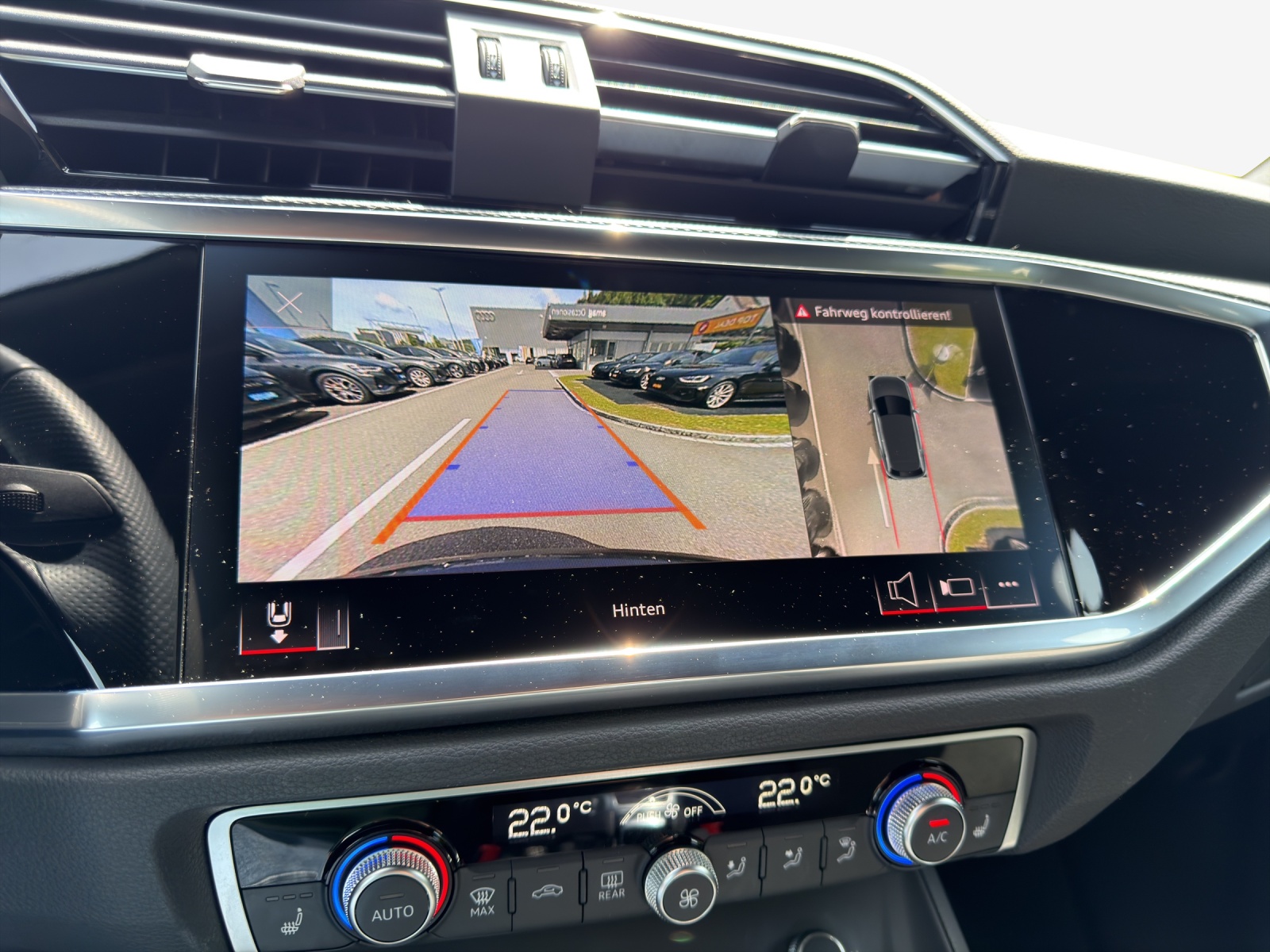 AUDI Q3 35 TFSI Attraction S-tronic-image-15