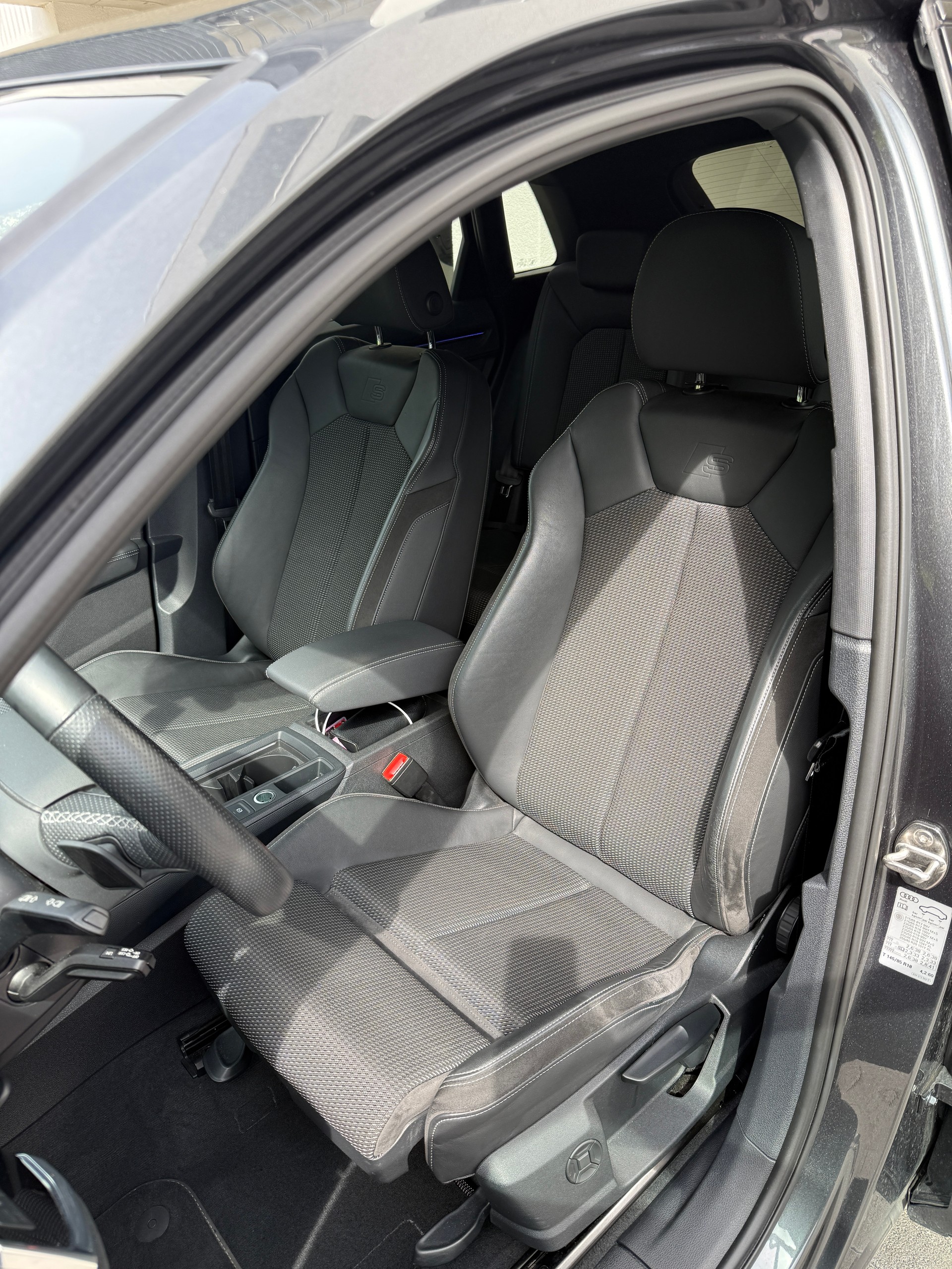 AUDI 2.0 40 TDI S line quattro S-Tronic-image-6