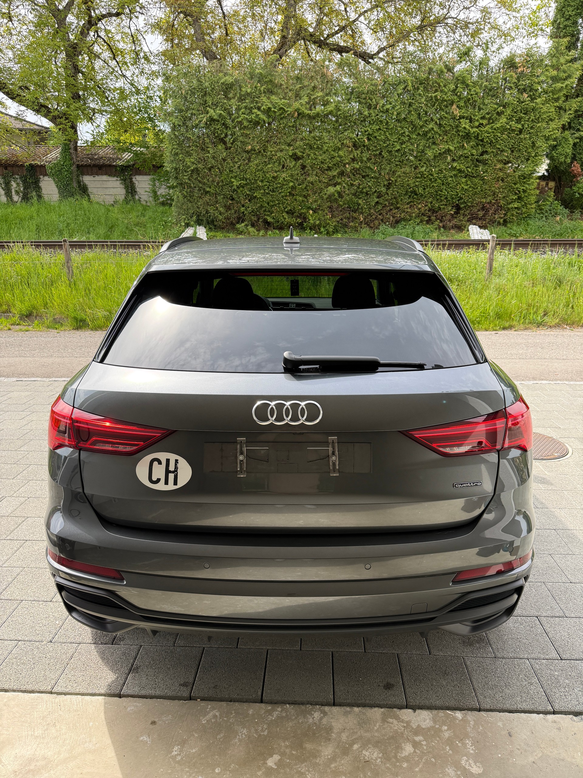 AUDI 2.0 40 TDI S line quattro S-Tronic-image-10