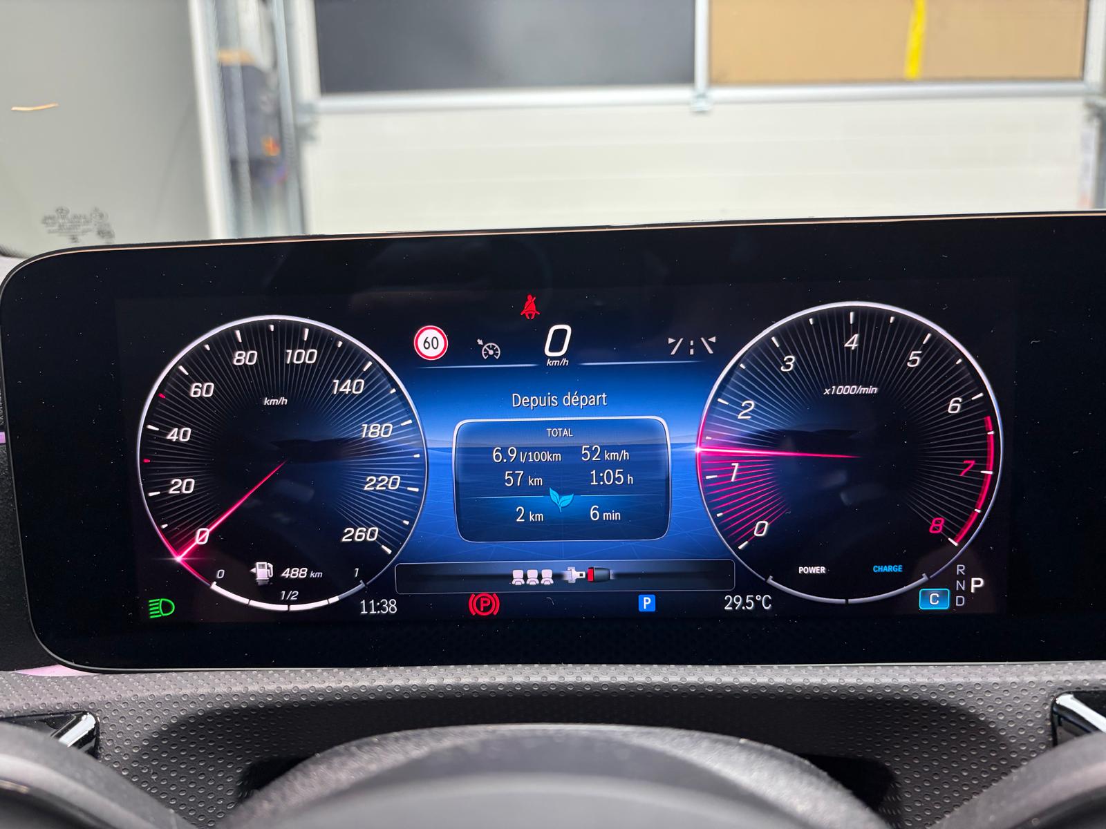 MERCEDES-BENZ A 200 7G-DCT-image-19