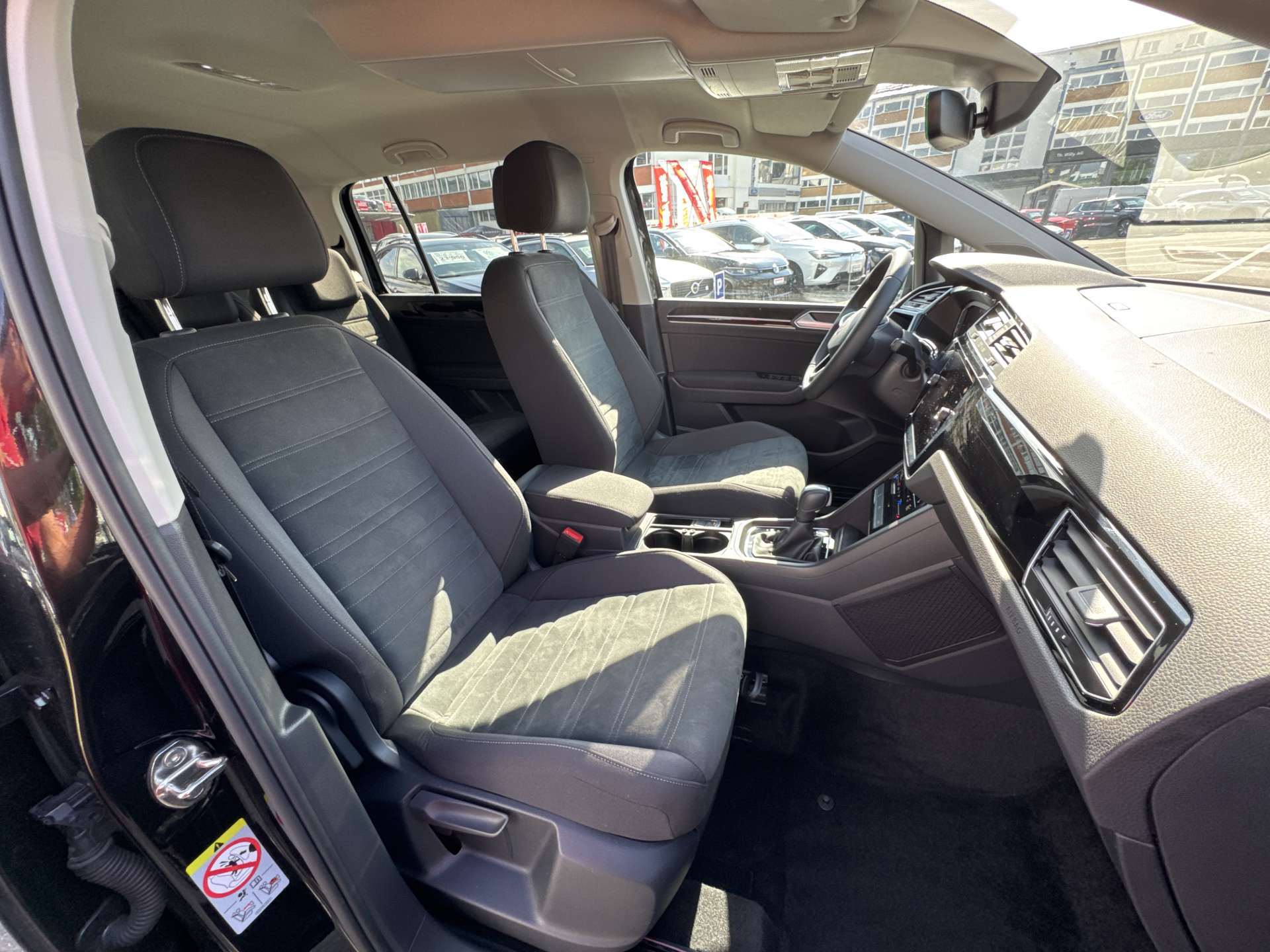 VW Touran 1.5 TSi EVO Highline 7-Plätzer DSG-Automat-image-12