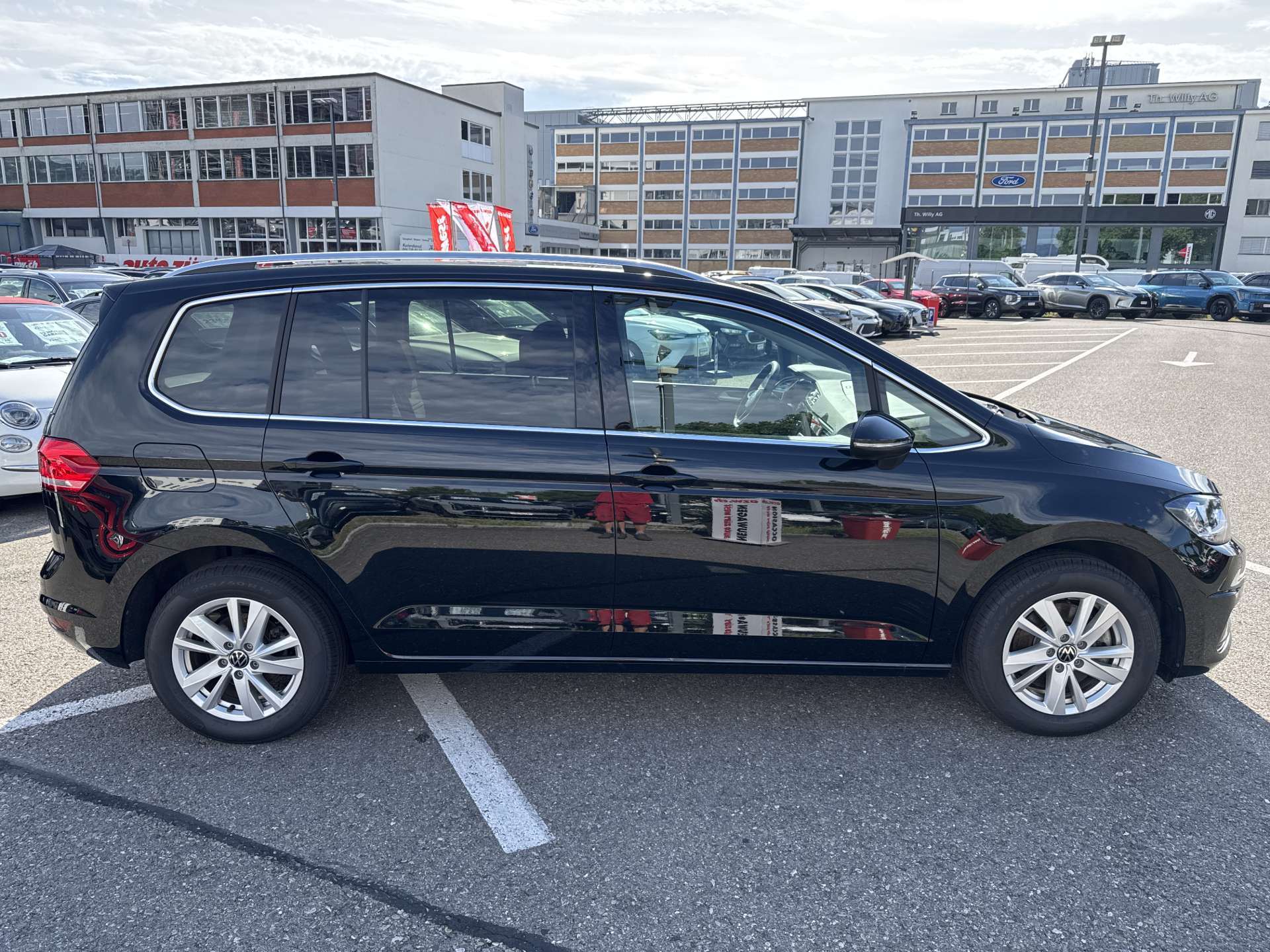 VW Touran 1.5 TSi EVO Highline 7-Plätzer DSG-Automat-image-10