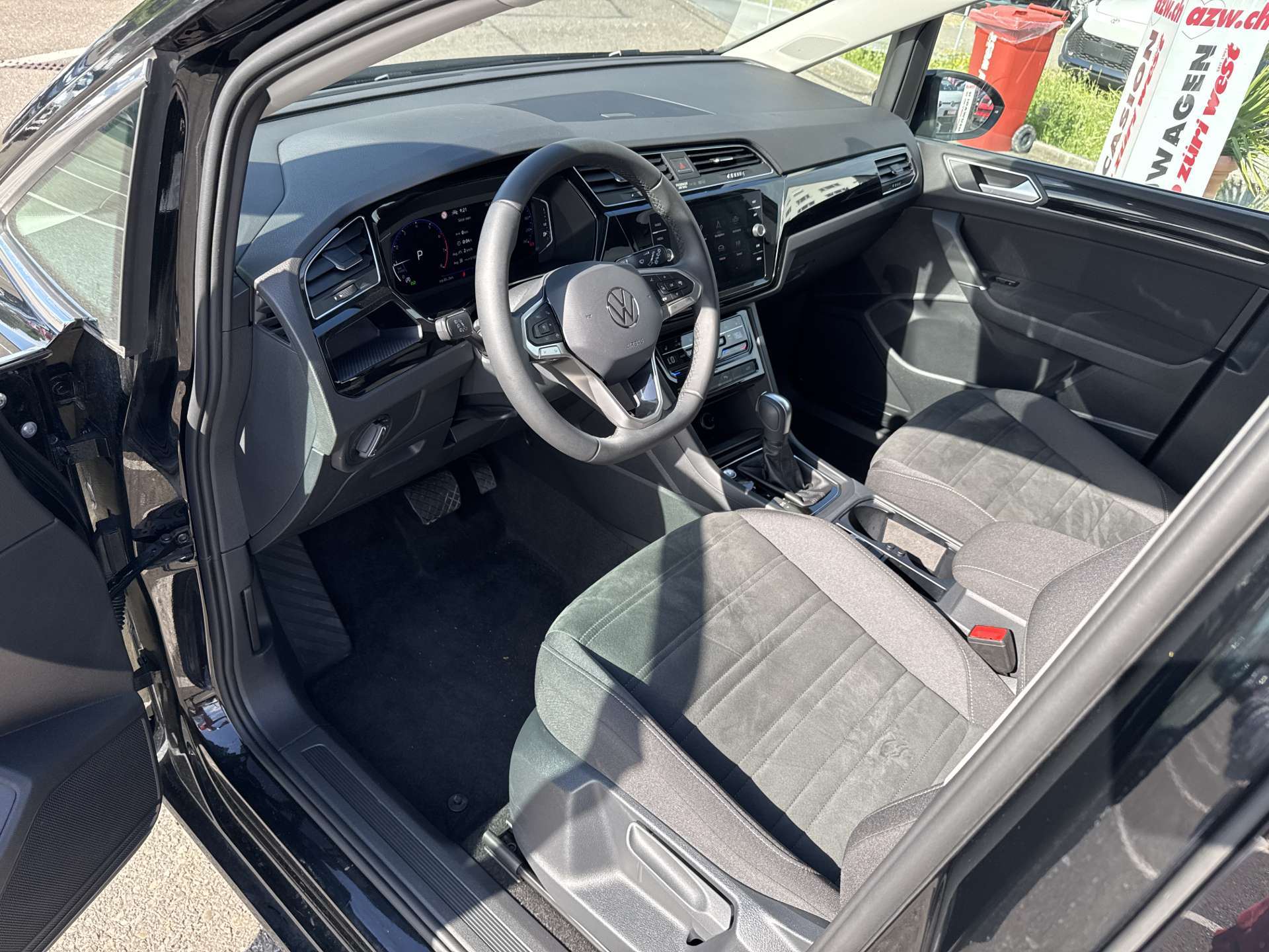 VW Touran 1.5 TSi EVO Highline 7-Plätzer DSG-Automat-image-5