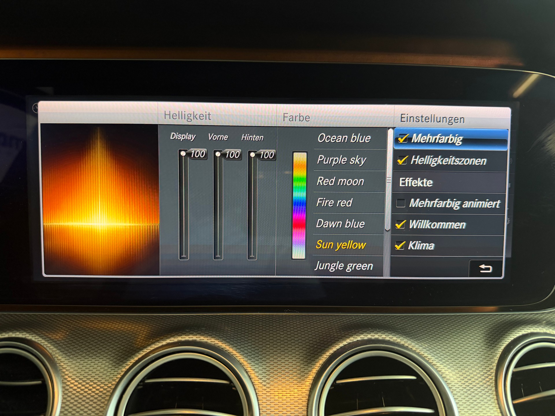 MERCEDES-BENZ E 220 d AMG Line 4Matic 9G-Tronic | CH-Auto | AHK | 360 Kamera-image-20