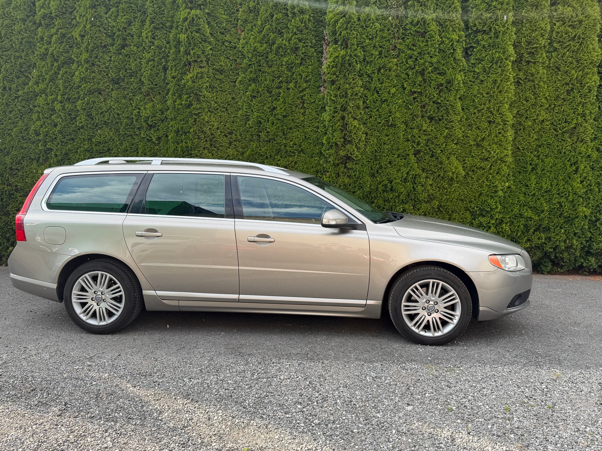 VOLVO V70 D5 Momentum-image-3