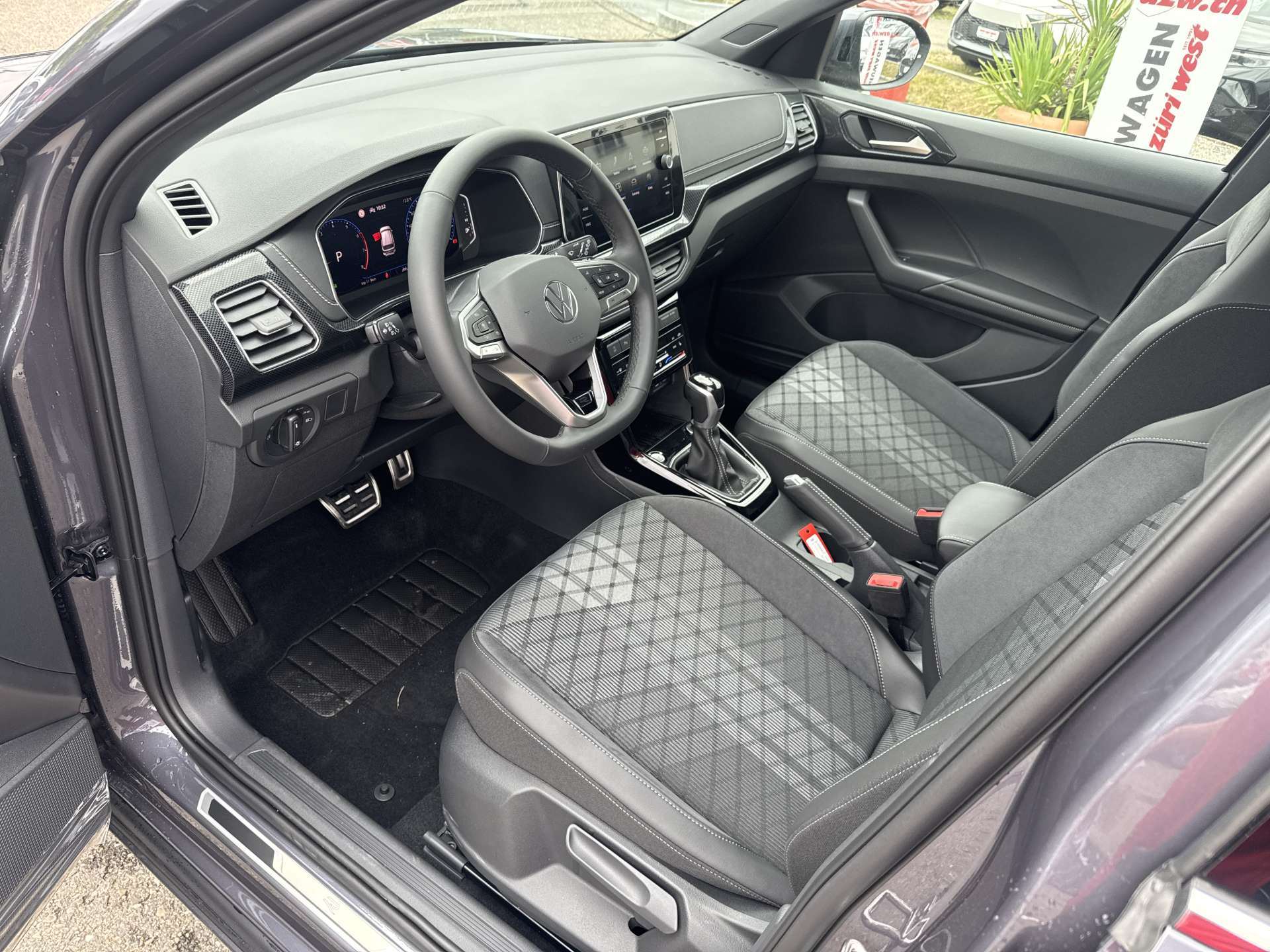 VW T-Cross 1.5 TSi EVO ACT R-Line DSG-Automat-image-5