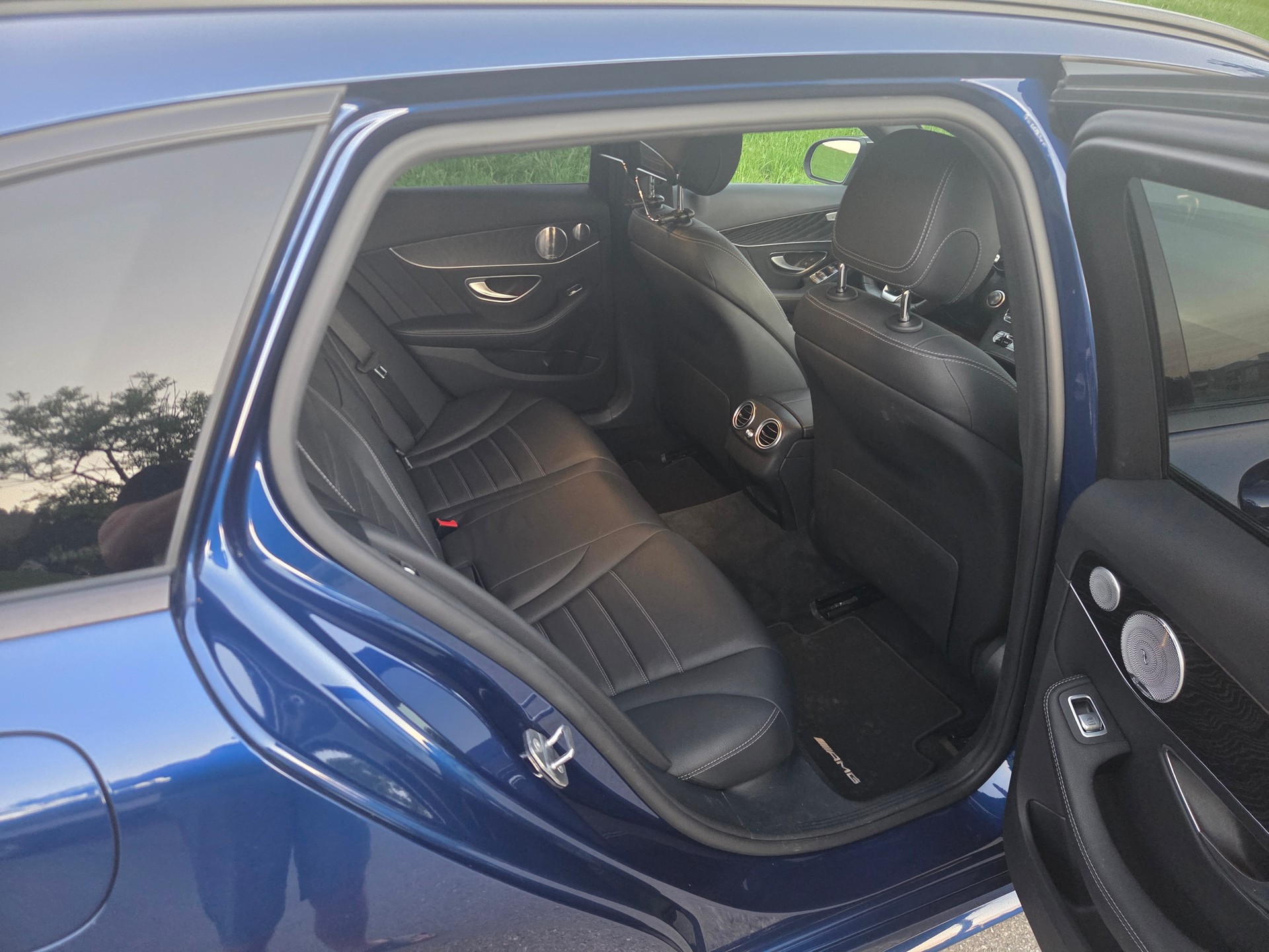 MERCEDES-BENZ C 250 d Swiss Star AMG Line 4m-image-5