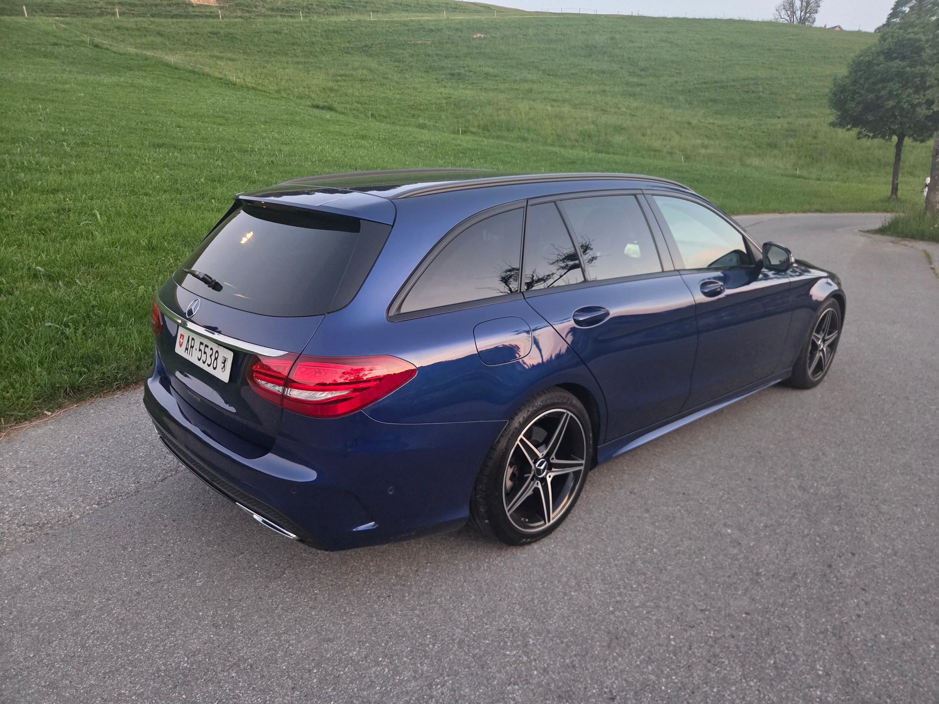 MERCEDES-BENZ C 250 d Swiss Star AMG Line 4m-image-1