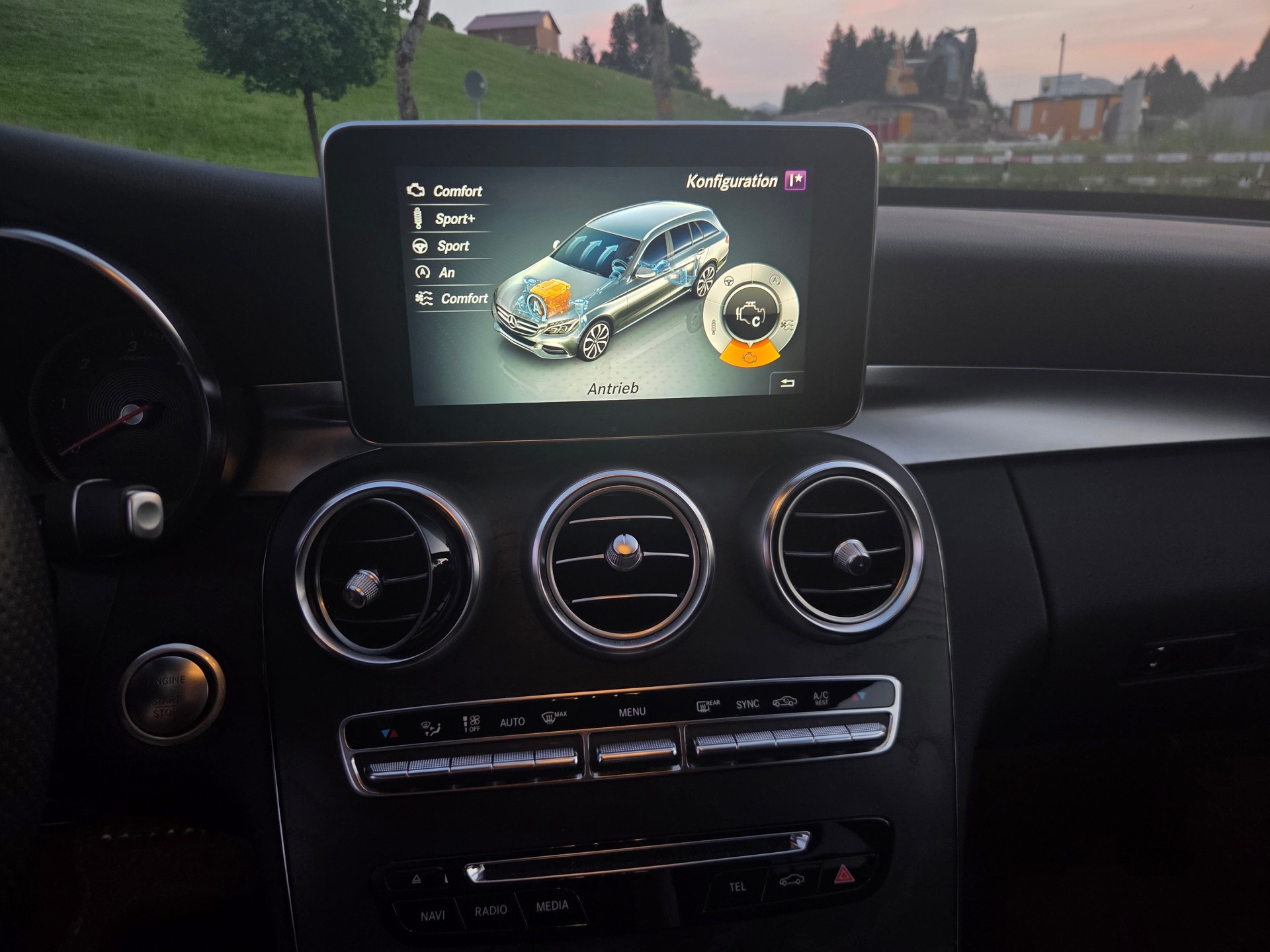 MERCEDES-BENZ C 250 d Swiss Star AMG Line 4m-image-4