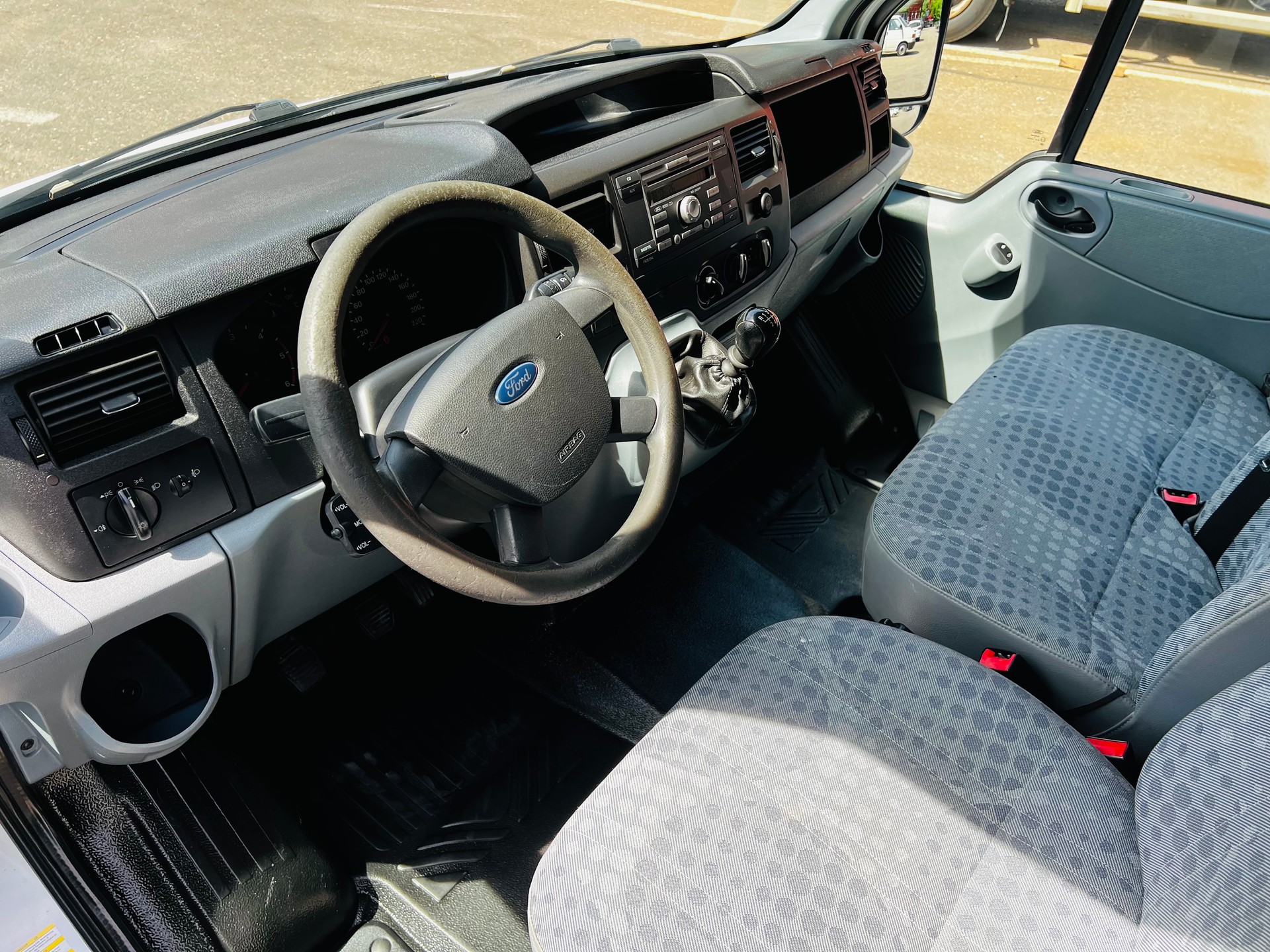 FORD Transit 2.2 TDCi 300 S-image-6