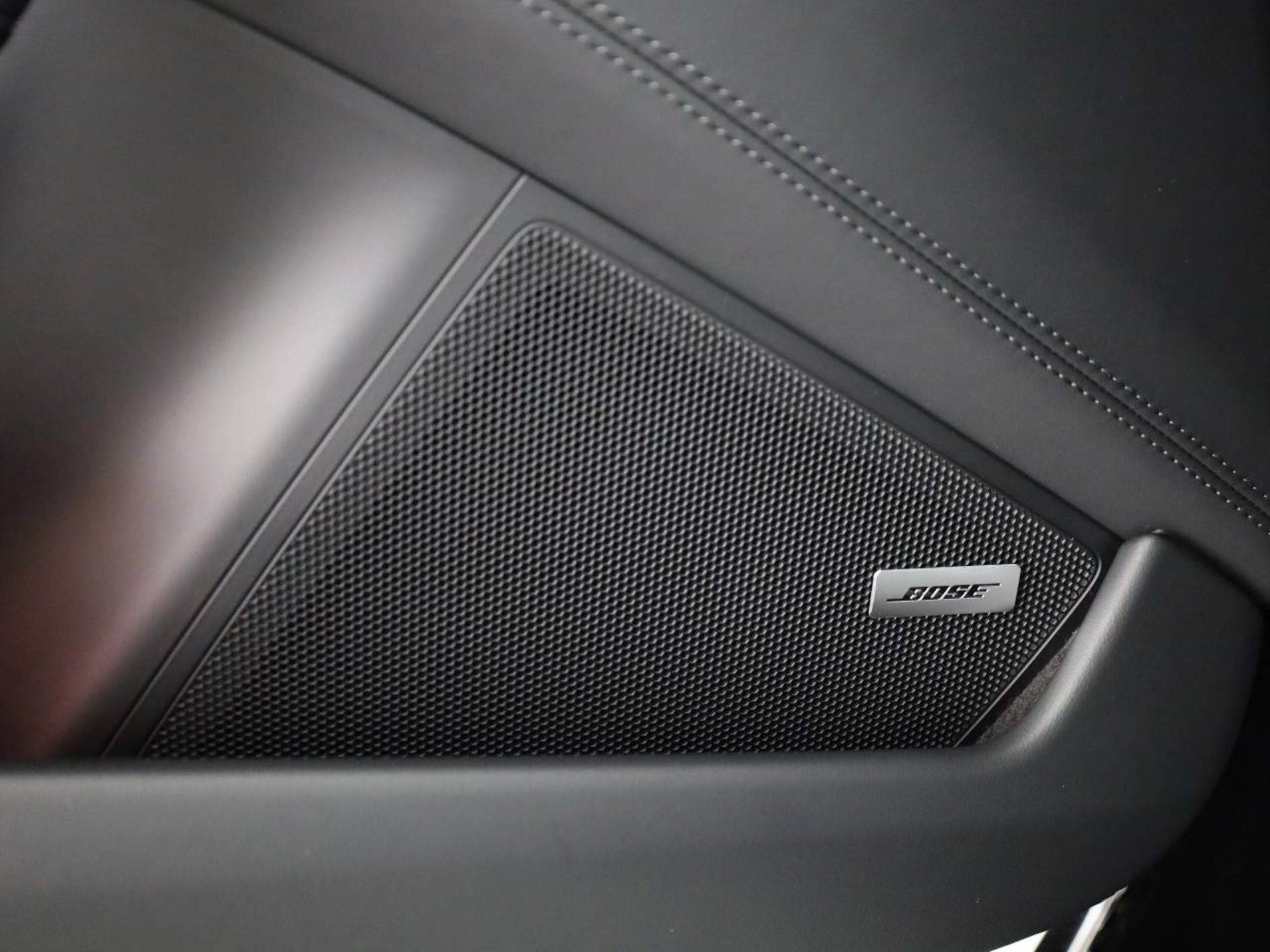 PORSCHE 911 Carrera-image-13