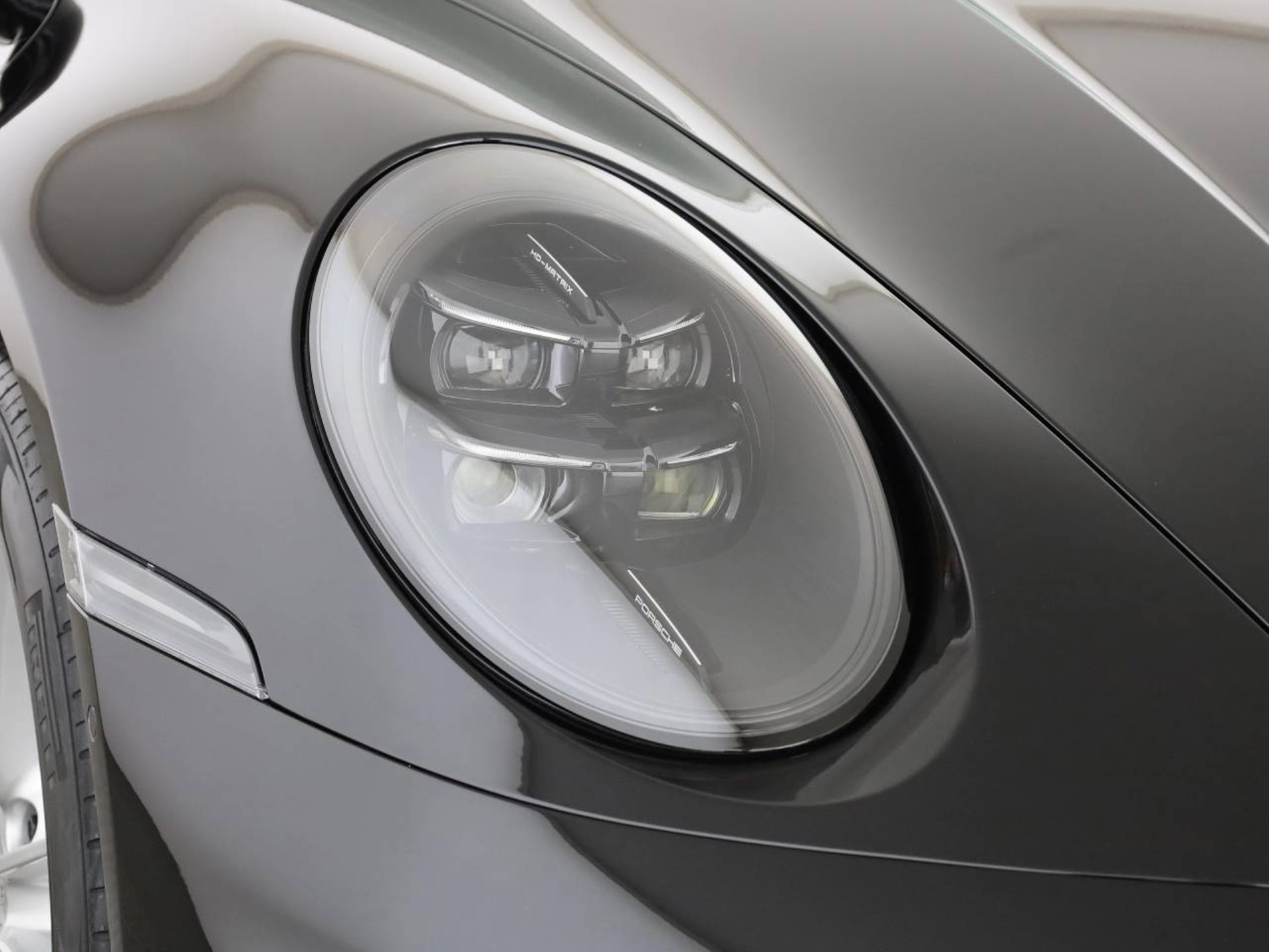 PORSCHE 911 Carrera-image-19
