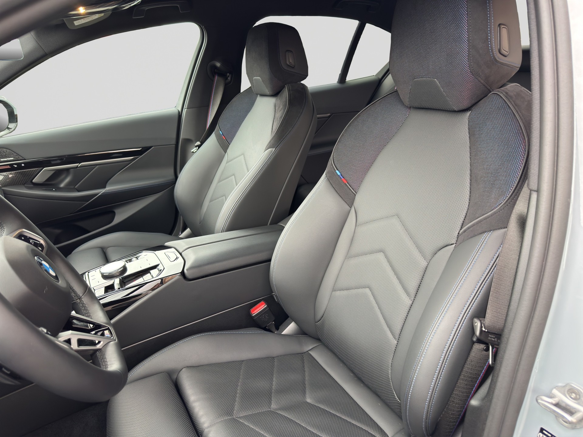 BMW 520i 48V M Sport Pro Shadow Line-image-5
