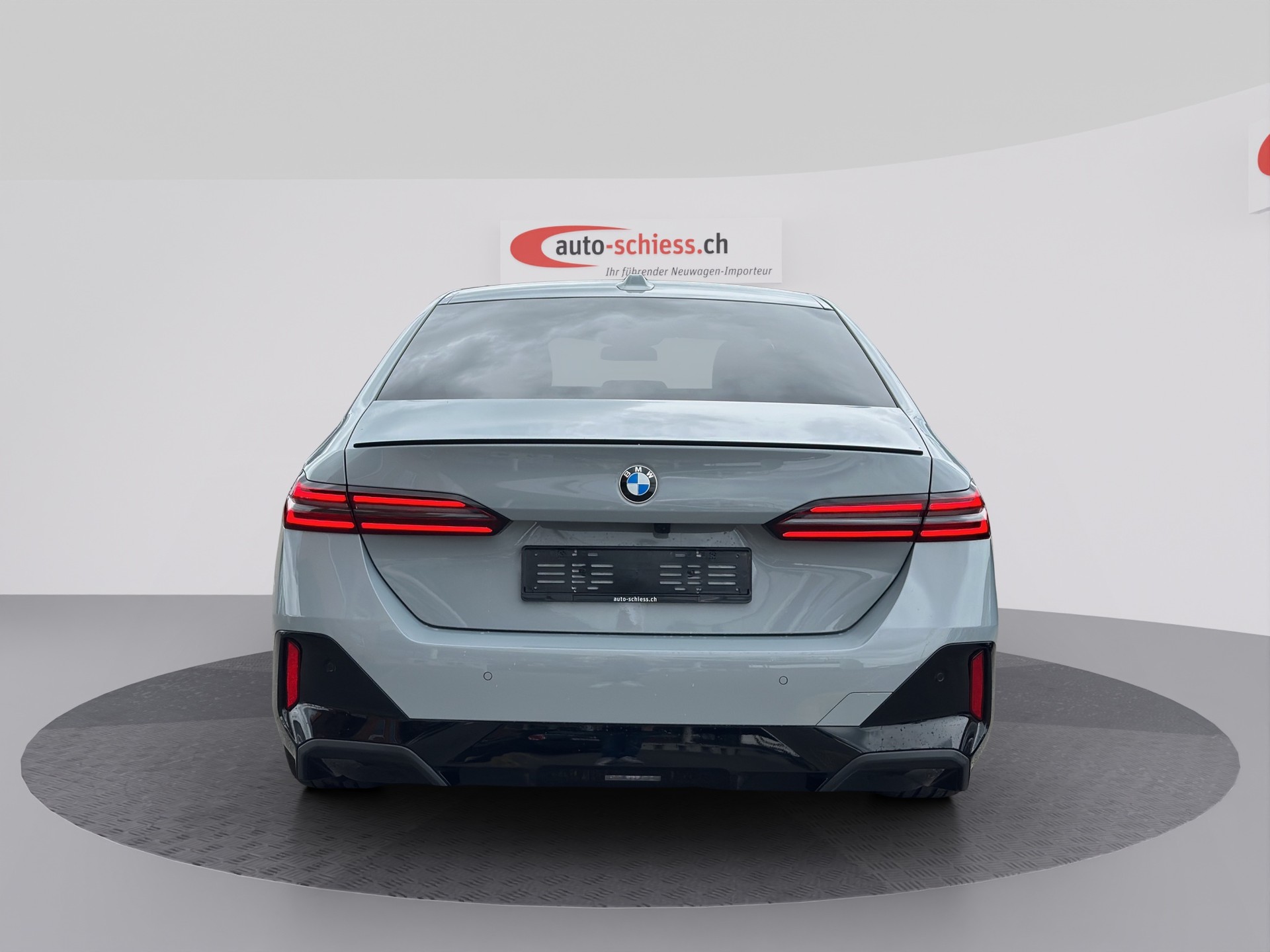 BMW 520i 48V M Sport Pro Shadow Line-image-3