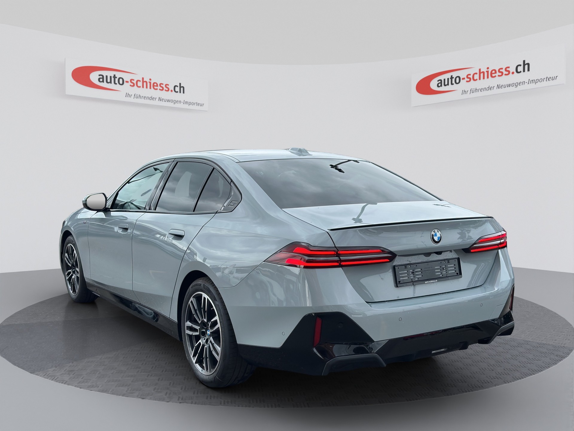 BMW 520i 48V M Sport Pro Shadow Line-image-2