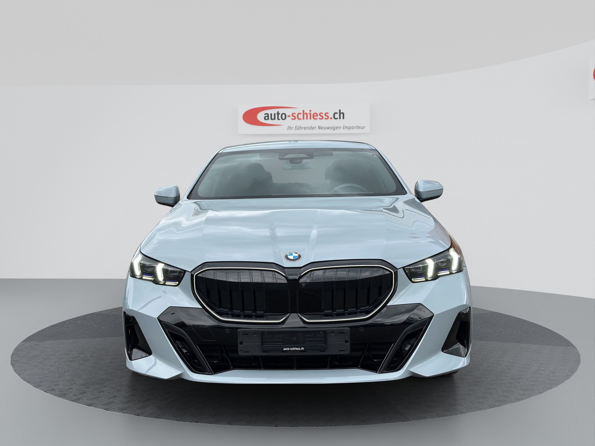 BMW 520i 48V M Sport Pro Shadow Line-image-1