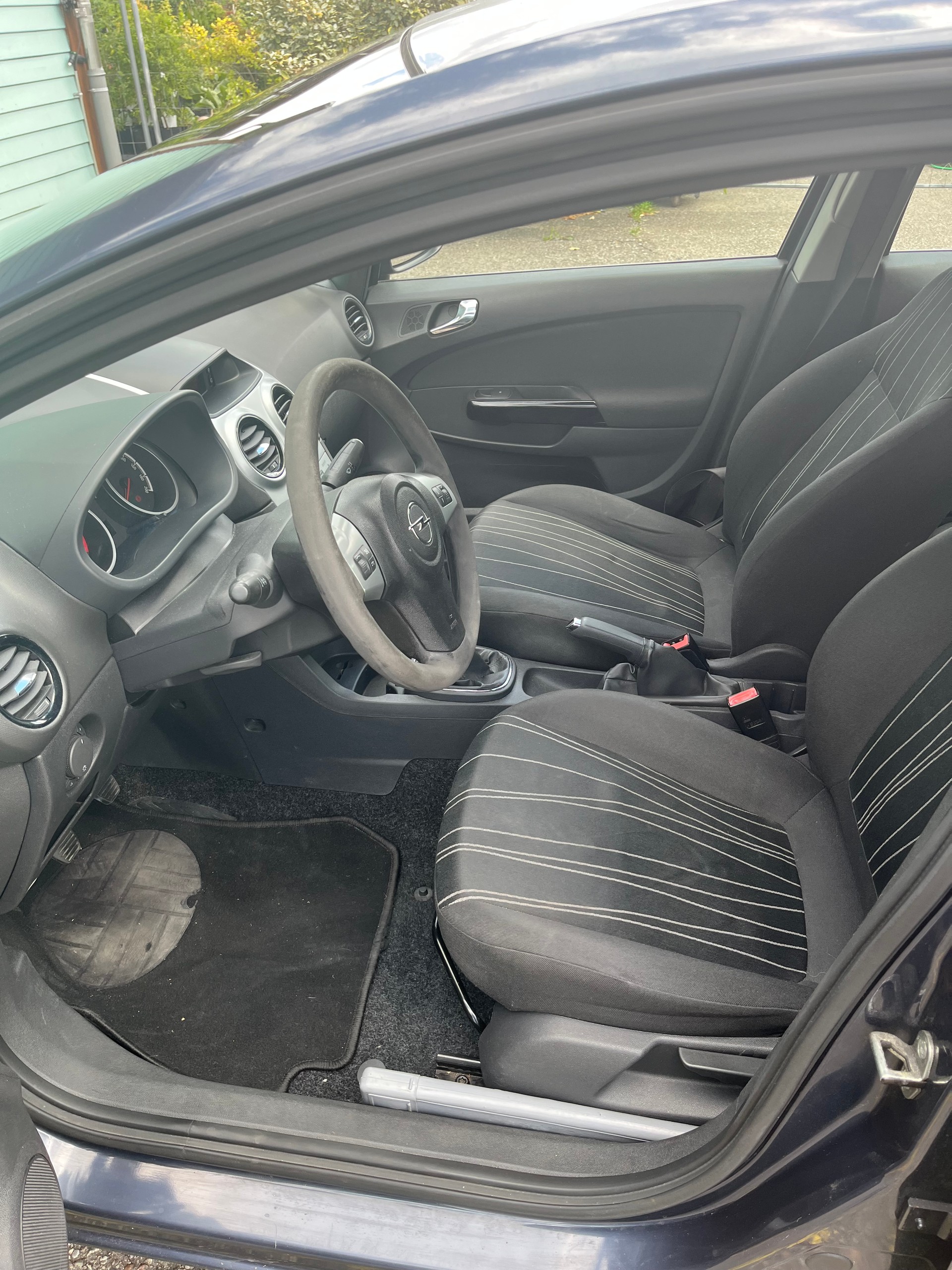 OPEL 1.4i 16V TP Limited Edition-image-2