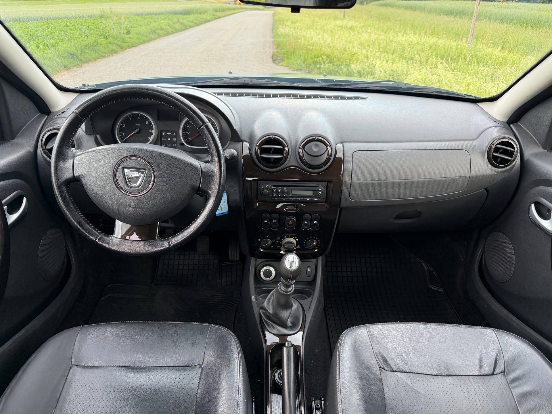DACIA Duster 1.6 Ambiance 4x4-image-13