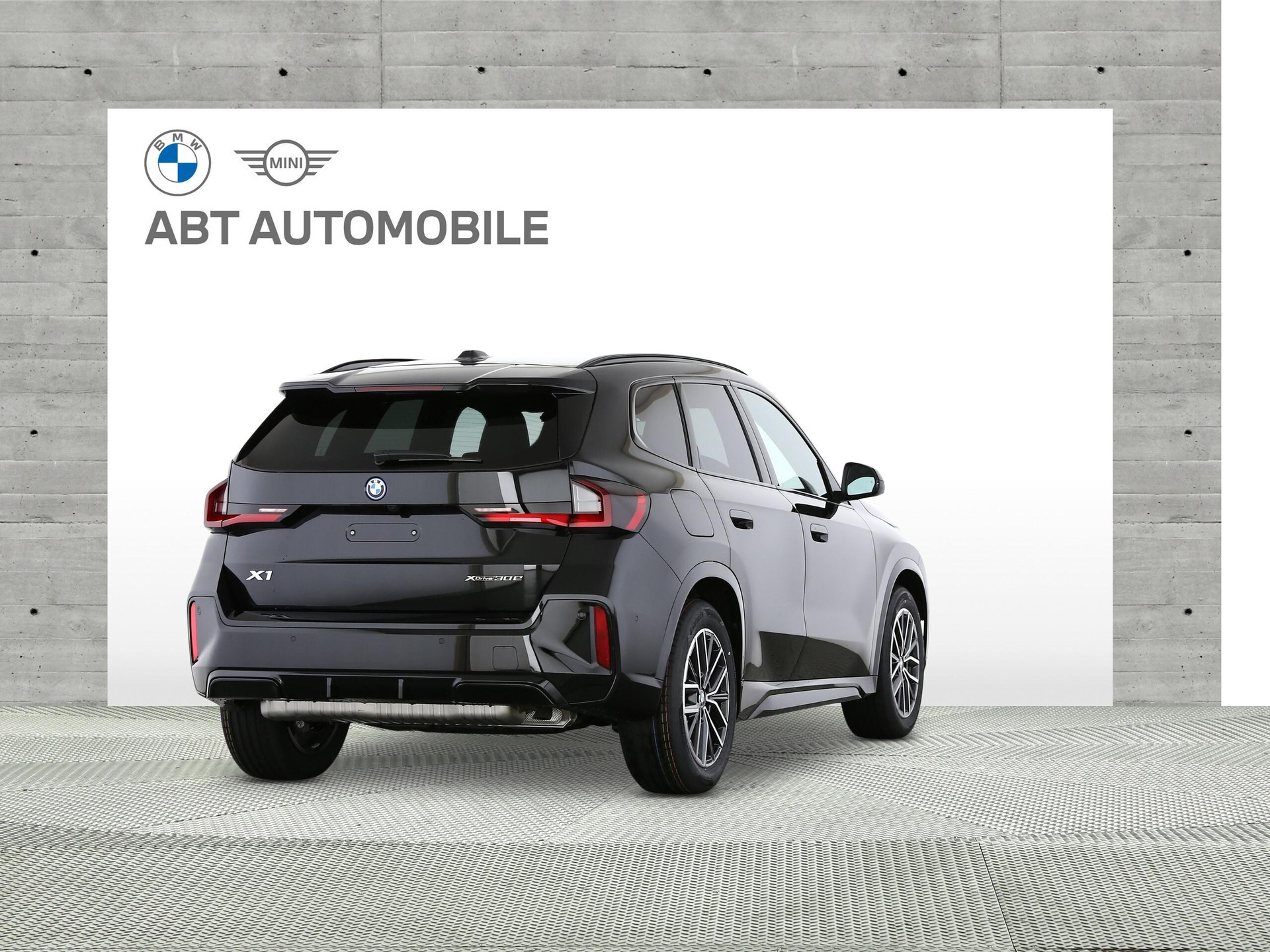 BMW X1 30e xDrive paddles-image-2