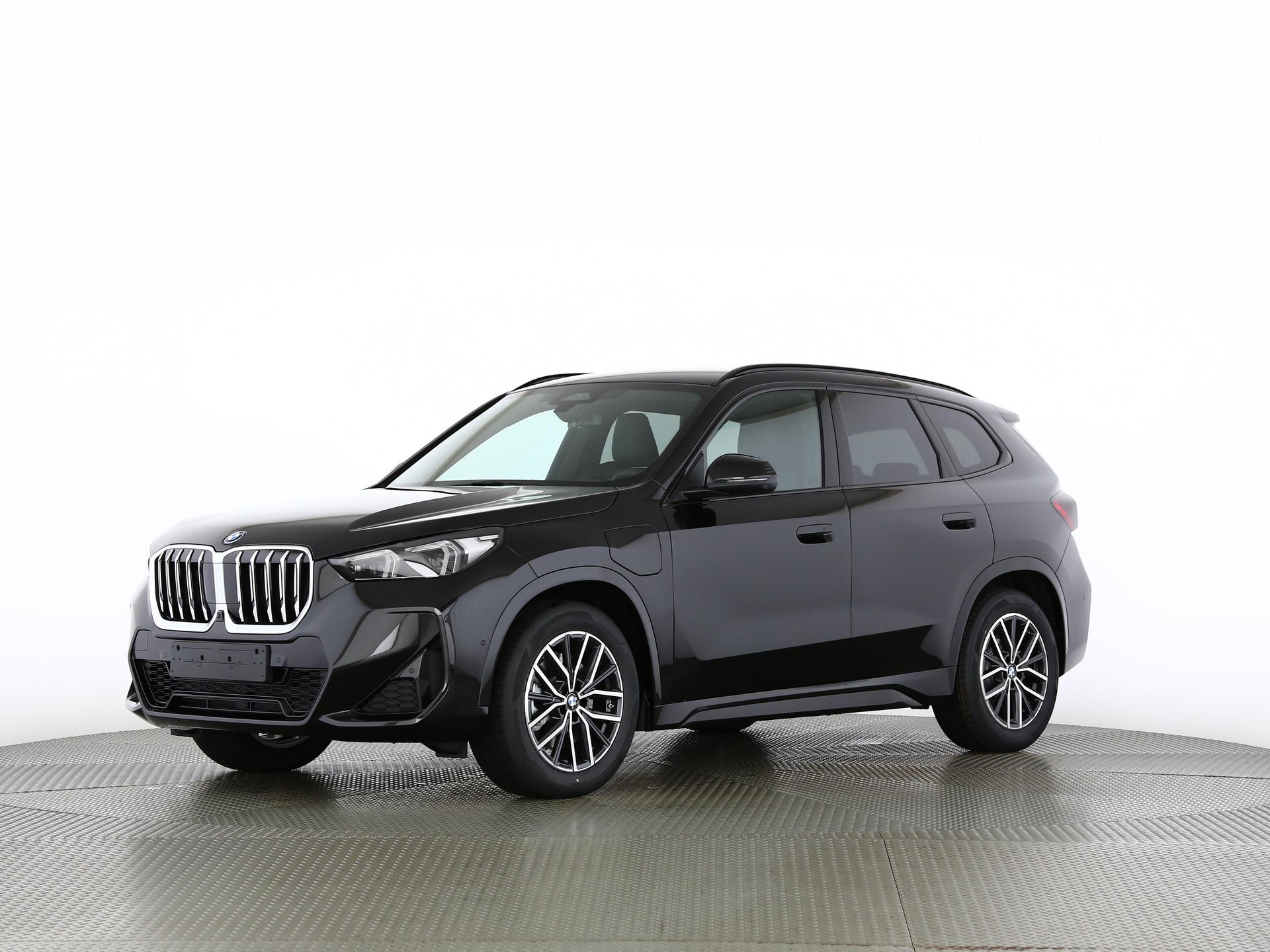 BMW X1 30e xDrive paddles-image-8