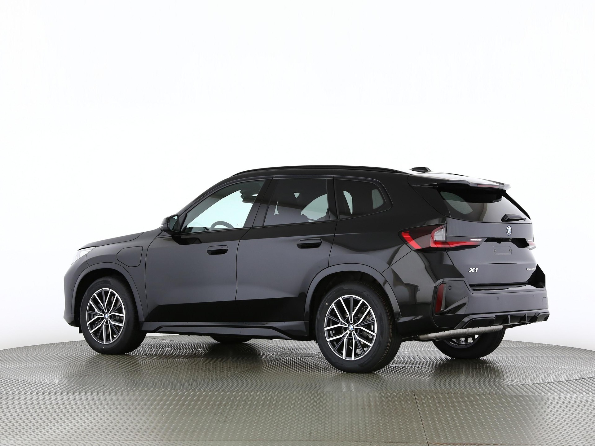 BMW X1 30e xDrive paddles-image-14