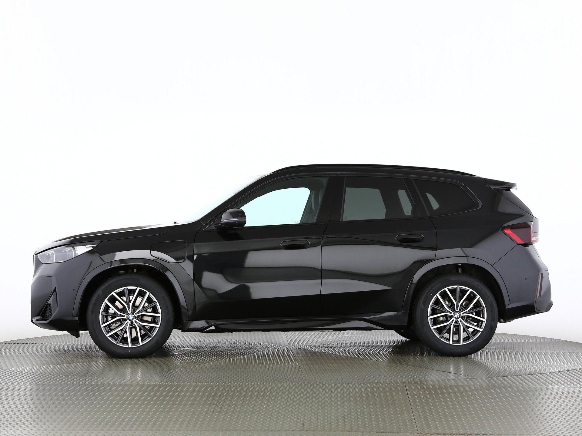 BMW X1 30e xDrive paddles-image-11