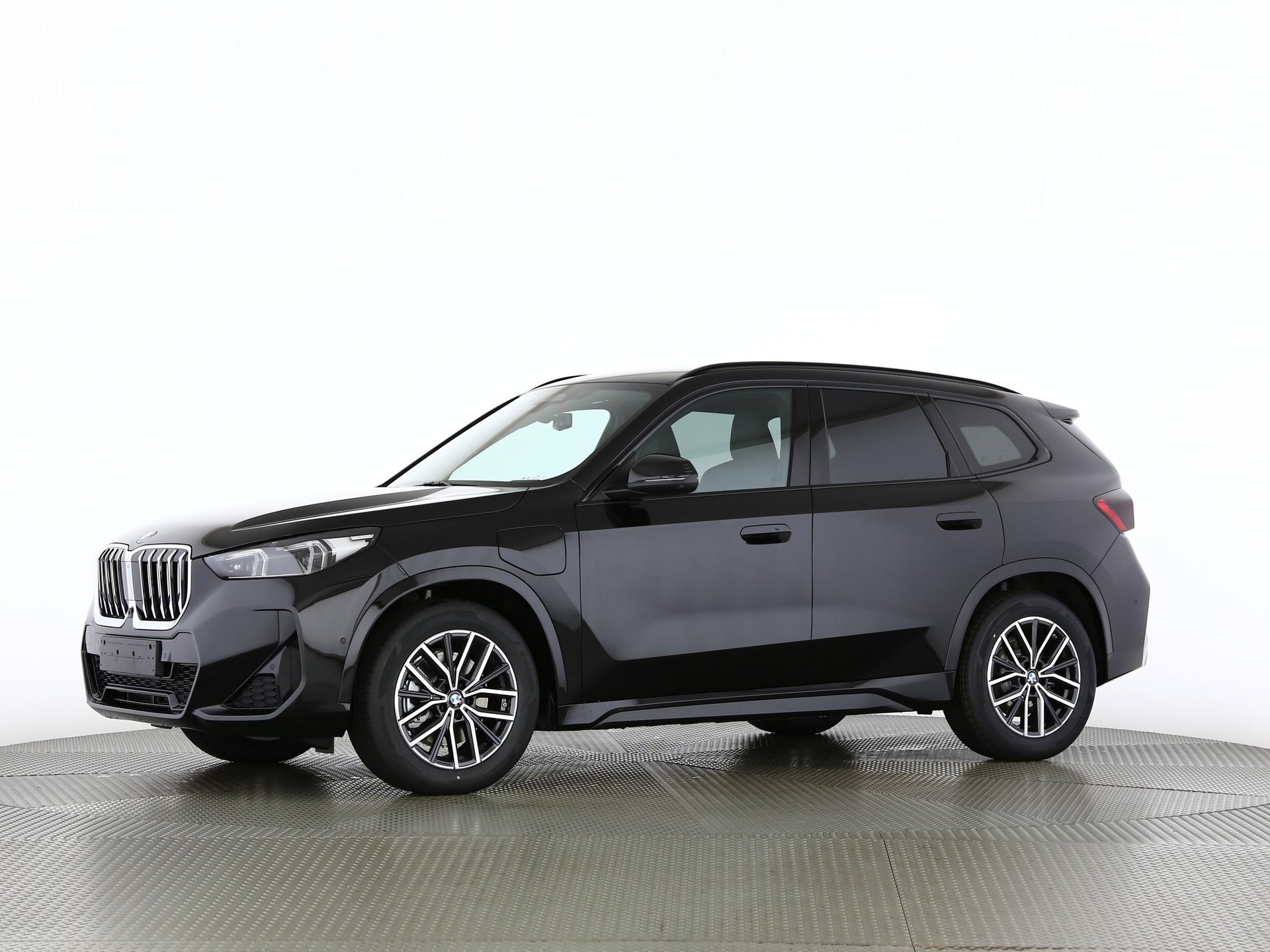 BMW X1 30e xDrive paddles-image-9