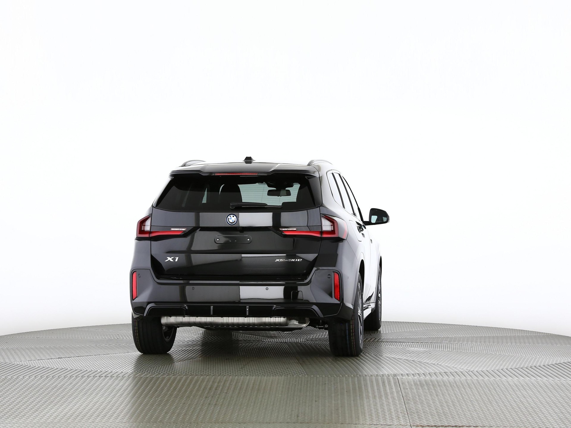 BMW X1 30e xDrive paddles-image-17