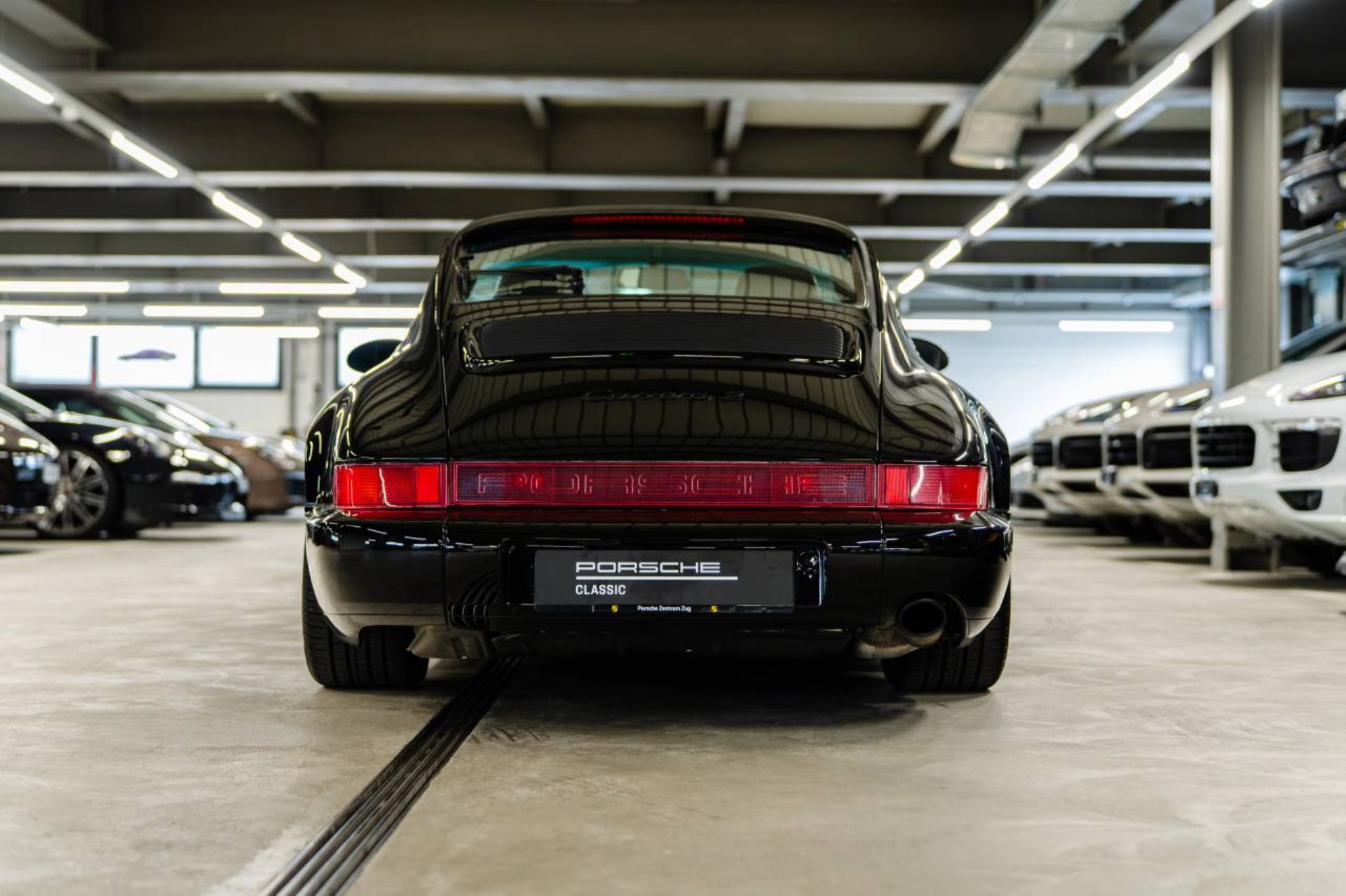 PORSCHE 911 Carrera 2 Coupé-image-6