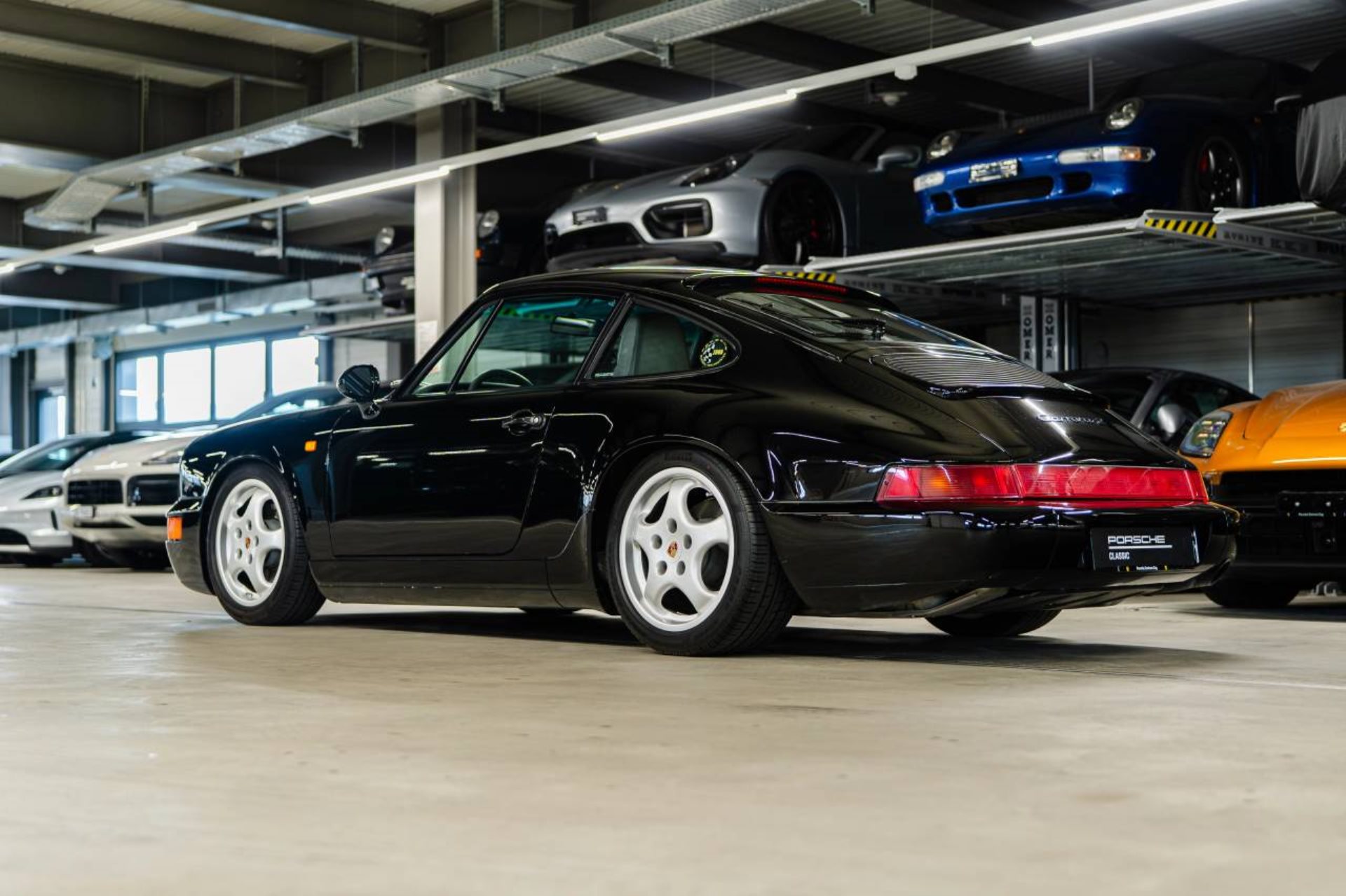 PORSCHE 911 Carrera 2 Coupé-image-2