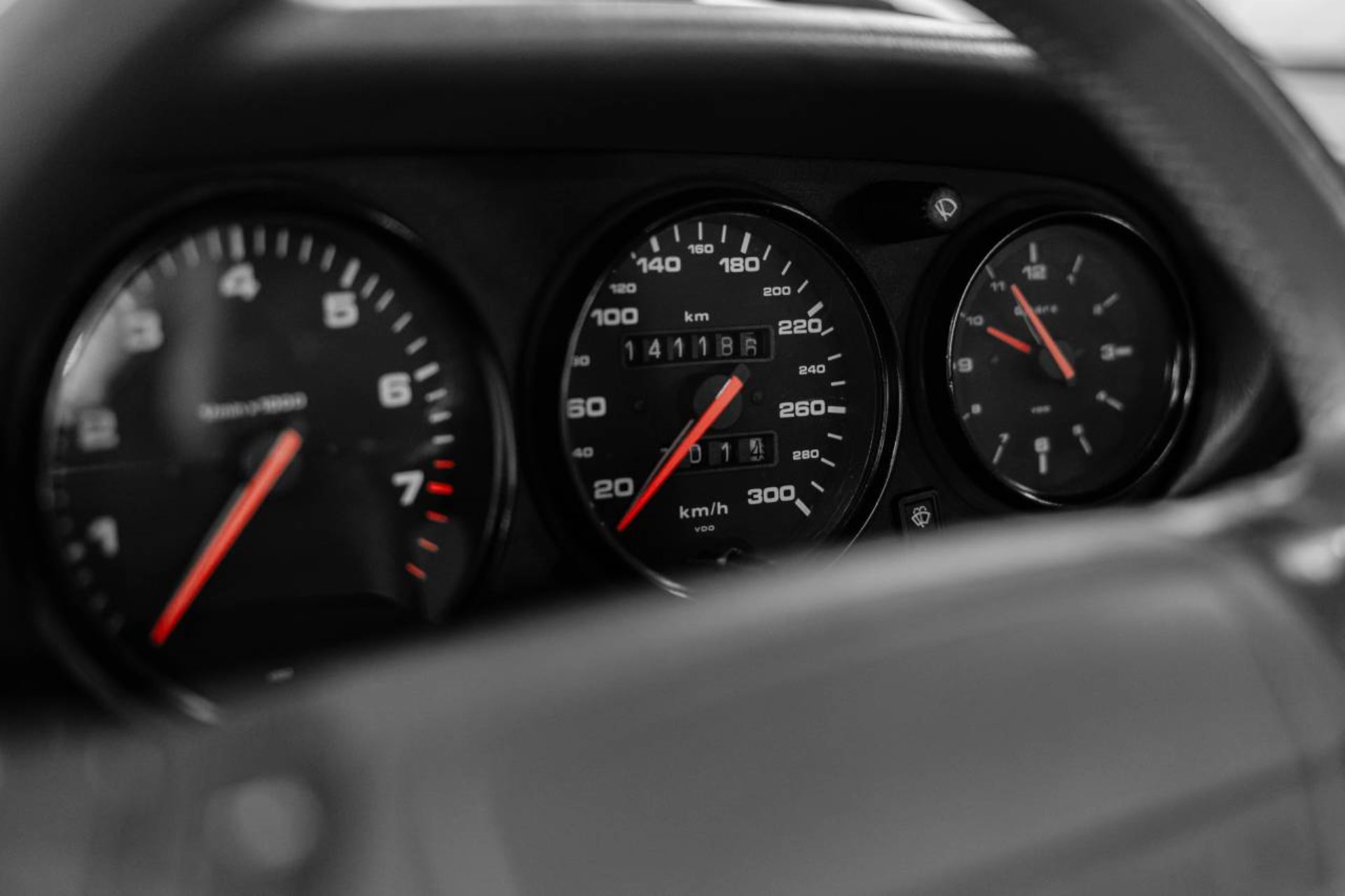 PORSCHE 911 Carrera 2 Coupé-image-4
