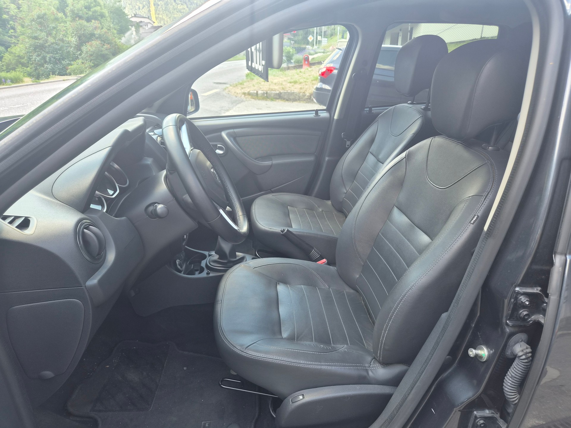 DACIA Duster 1.2 T Fischer man's Friend 4x4-image-8