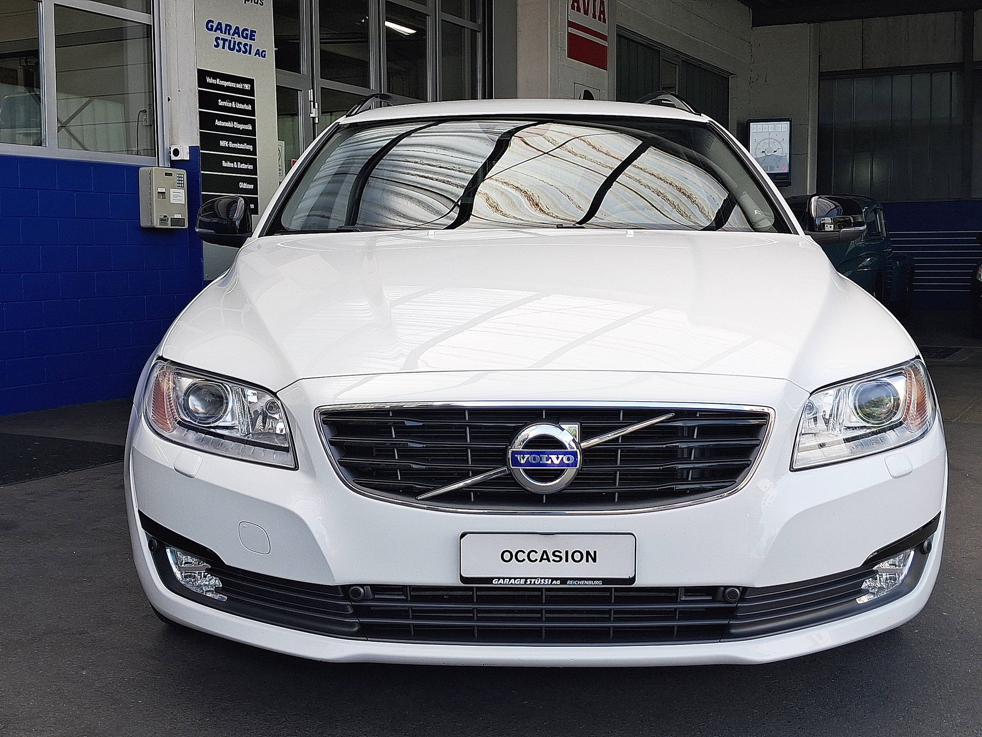 VOLVO V70 D4 AWD Momentum Dyn.-image-3