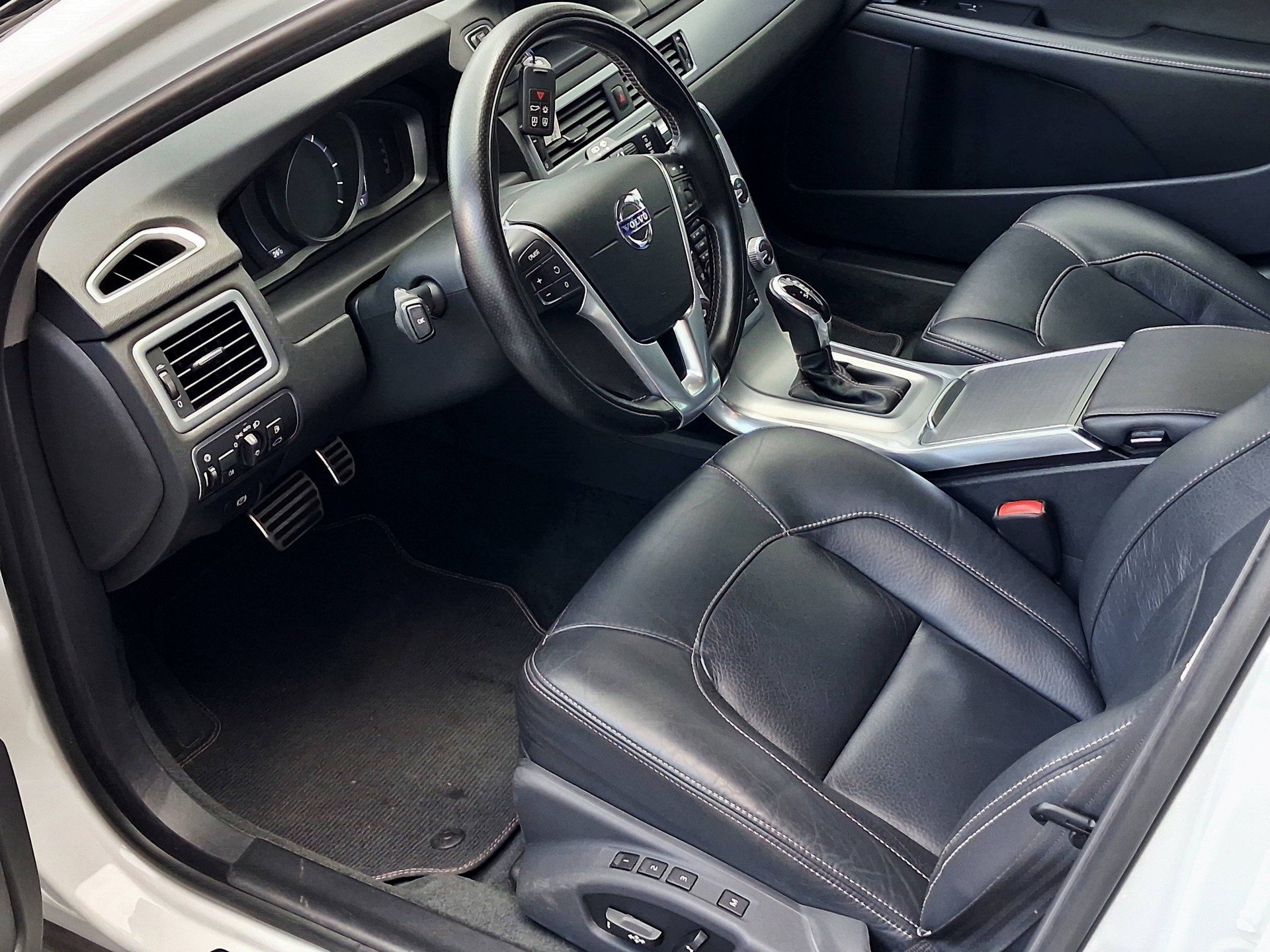 VOLVO V70 D4 AWD Momentum Dyn.-image-5