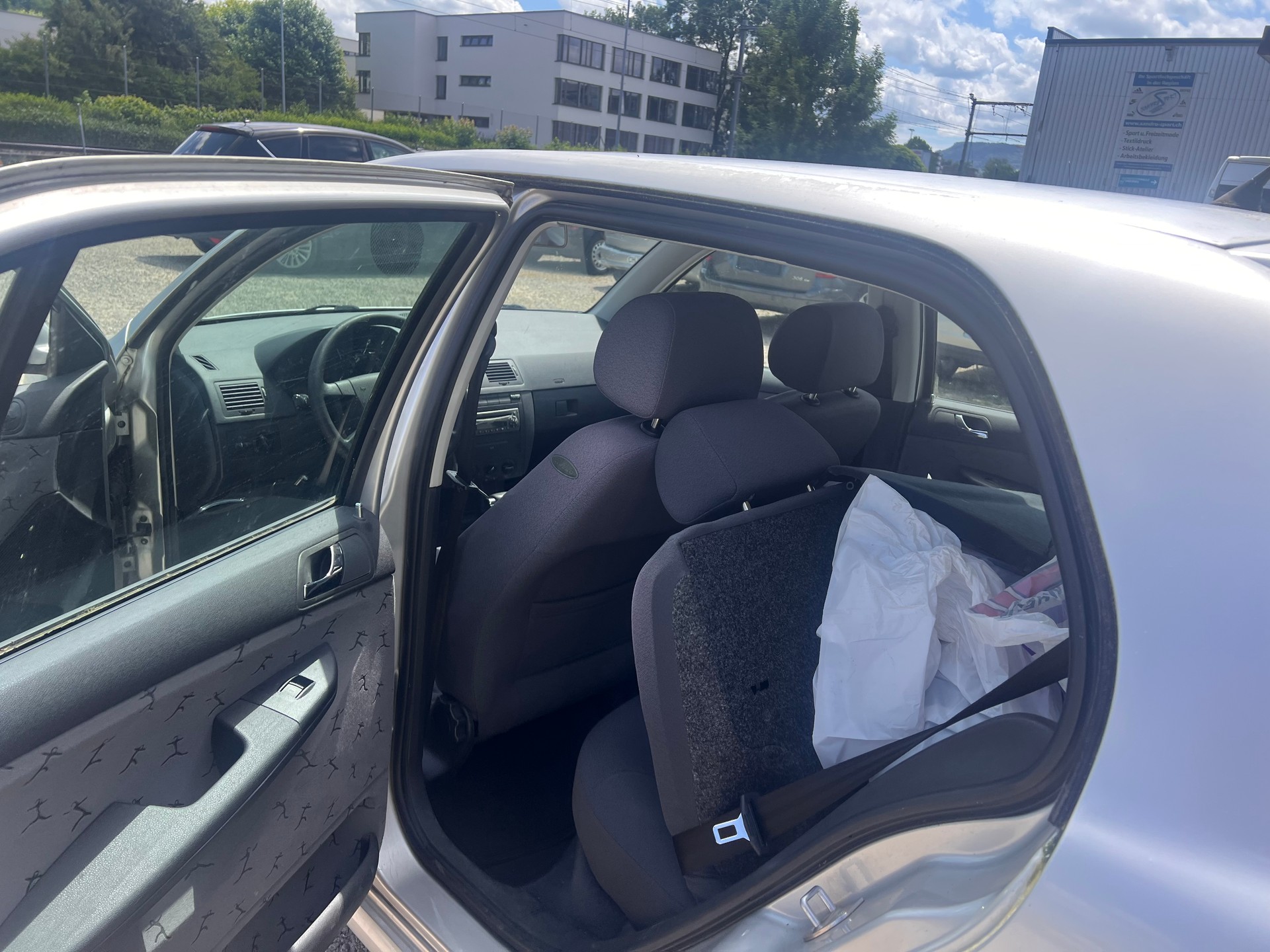 SKODA Fabia 1.4 16V Elegance-image-11