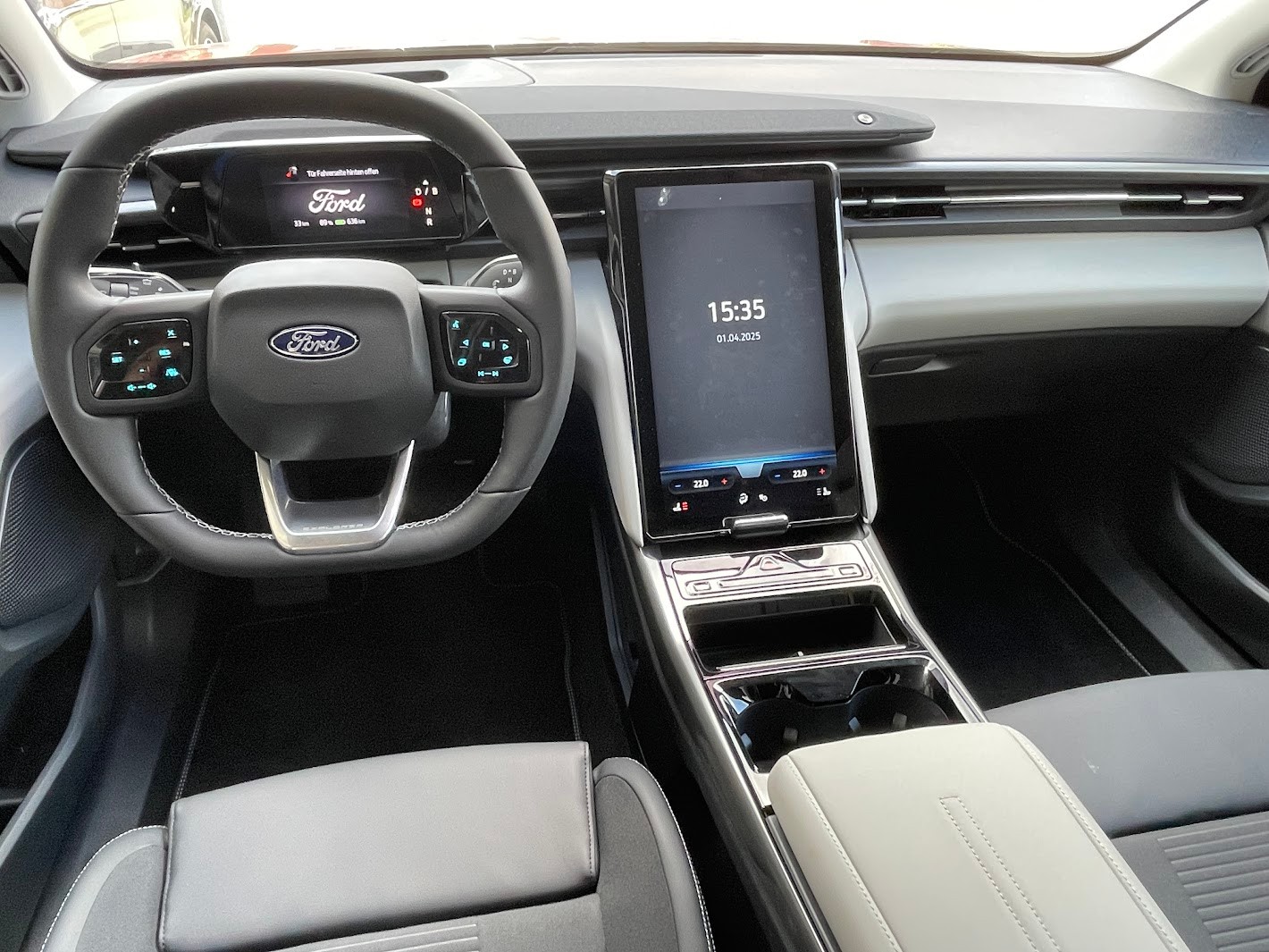 FORD Explorer Extended Range AWD-image-6
