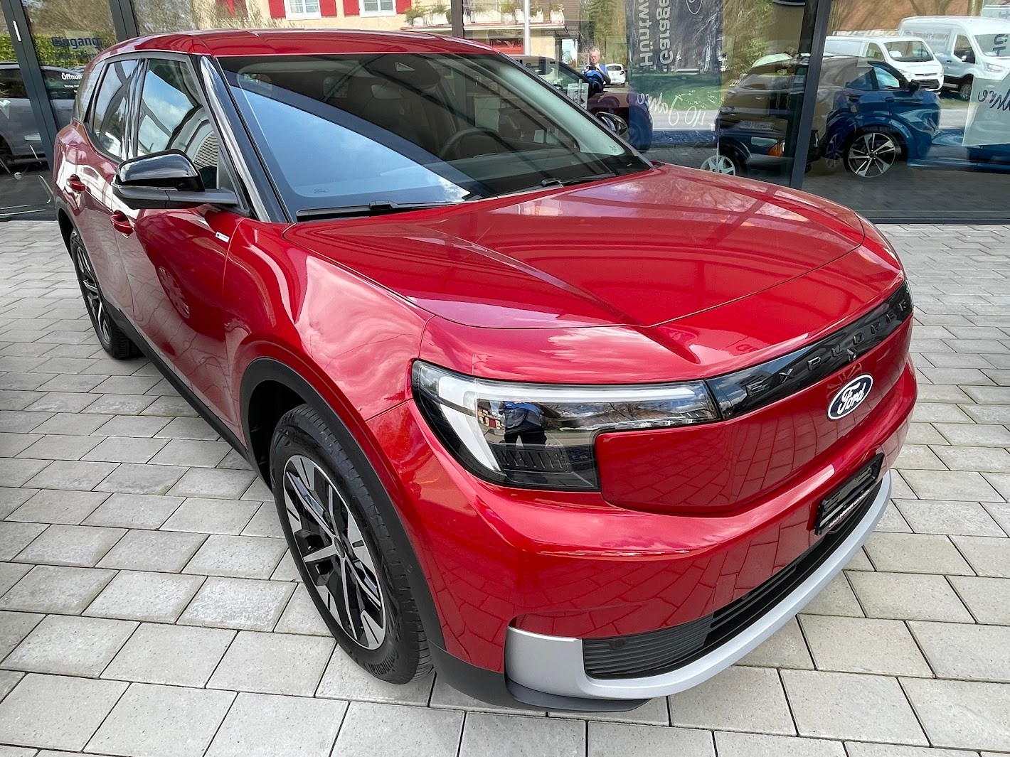 FORD Explorer Extended Range AWD-image-1